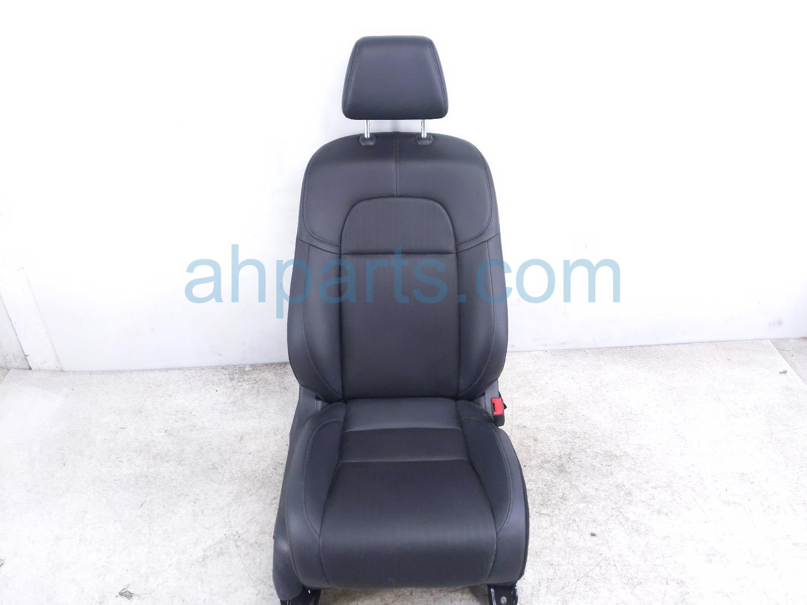 $150 Honda FR/RH SEAT - BLK LTHR - W/O AIRBAG *