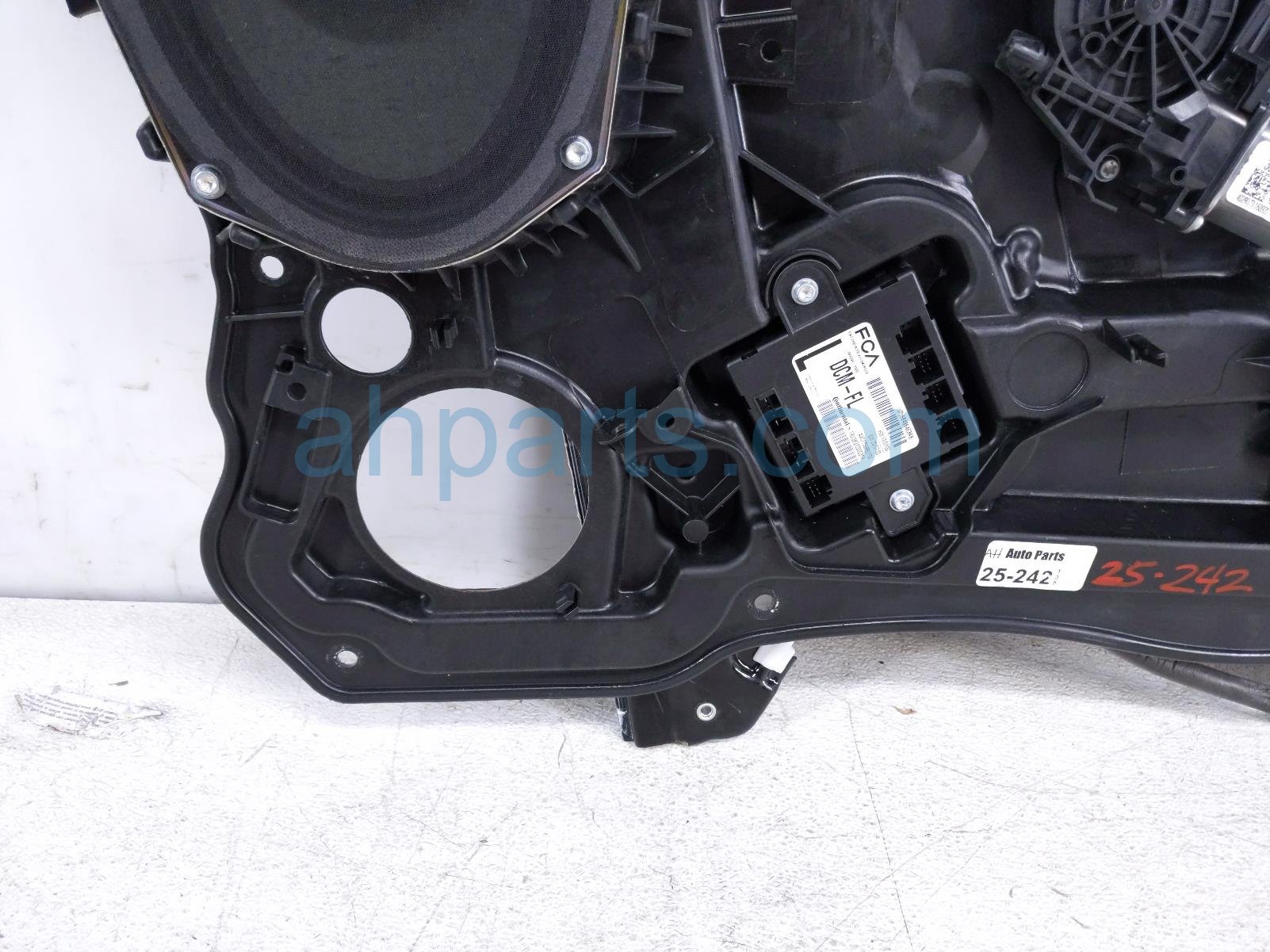 Sold 2021 Chrysler Pacifica Front Driver Window Regulator & Motor 68314741AA Replacement Sold 2021 Chrysler Pacifica Front Driver Window Regulator & Motor 68314741AA Replacement thumbnail