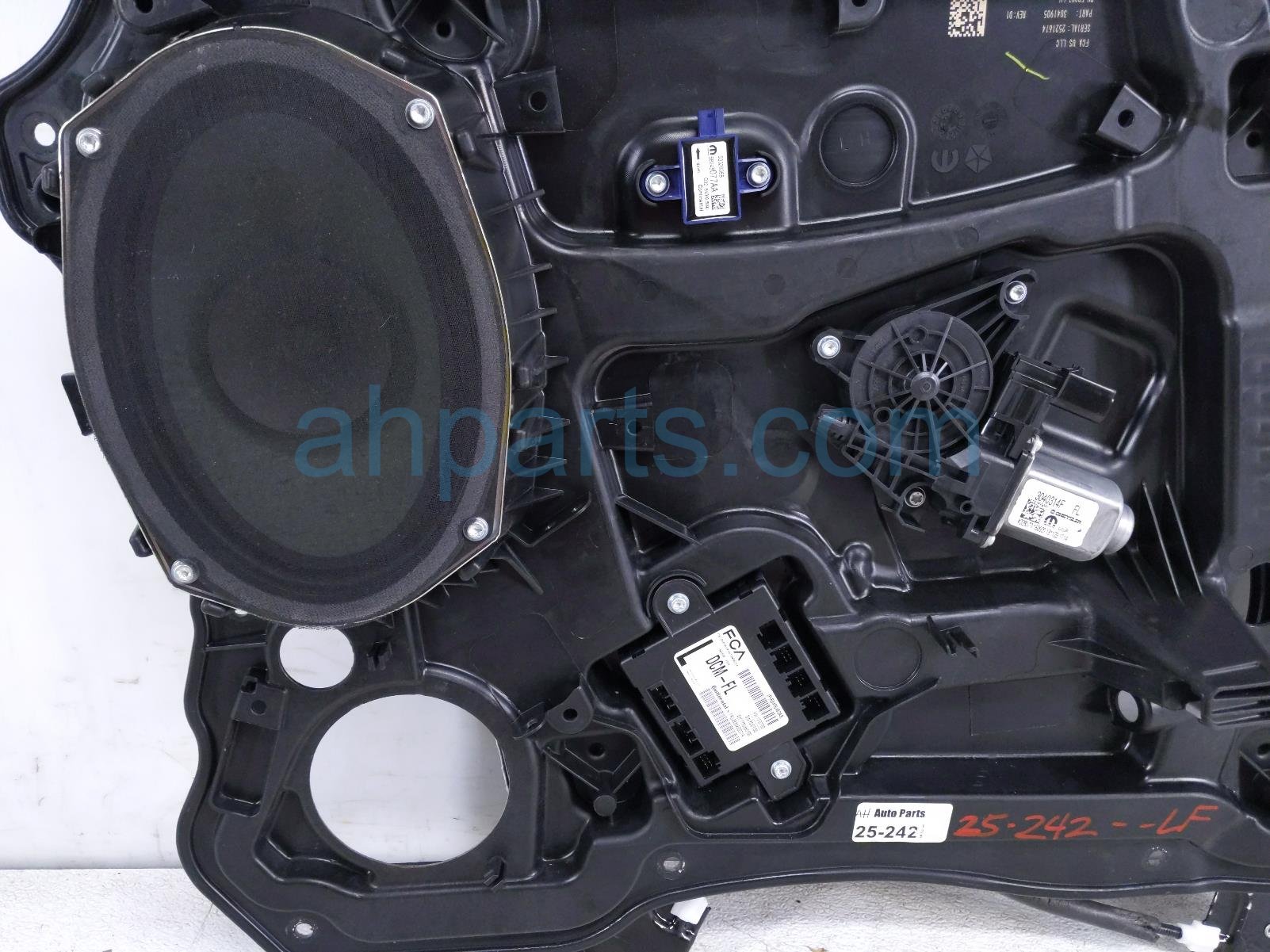 Sold 2021 Chrysler Pacifica Front Driver Window Regulator & Motor 68314741AA Replacement Sold 2021 Chrysler Pacifica Front Driver Window Regulator & Motor 68314741AA Replacement thumbnail