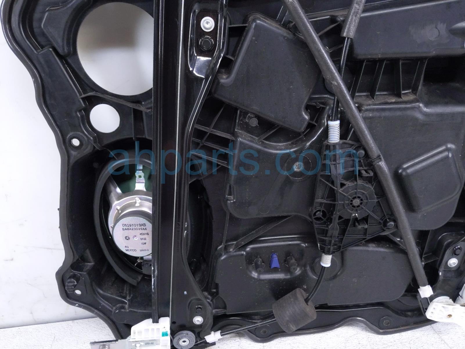 Sold 2021 Chrysler Pacifica Front Driver Window Regulator & Motor 68314741AA Replacement Sold 2021 Chrysler Pacifica Front Driver Window Regulator & Motor 68314741AA Replacement thumbnail