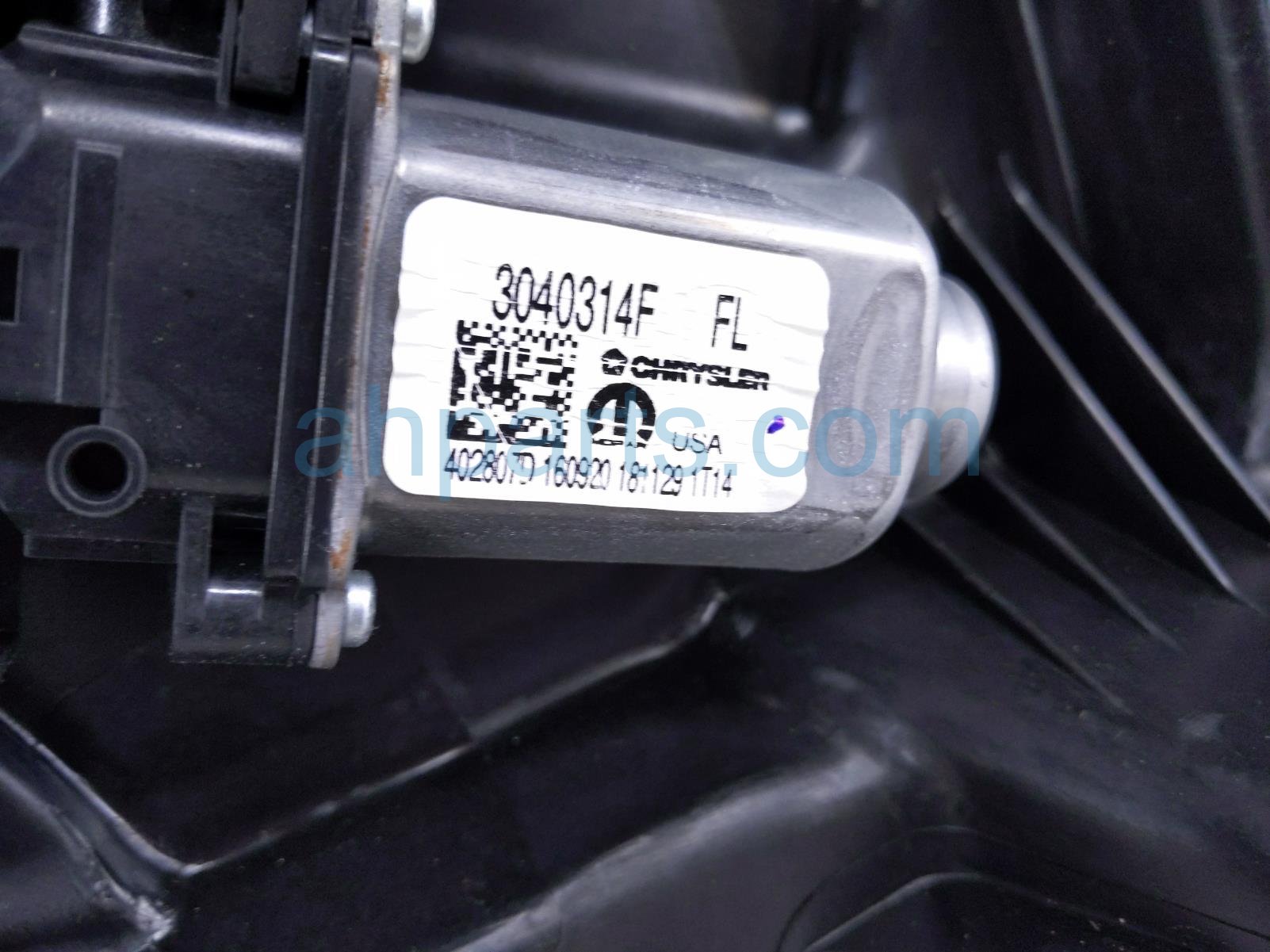 Sold 2021 Chrysler Pacifica Front Driver Window Regulator & Motor 68314741AA Replacement Sold 2021 Chrysler Pacifica Front Driver Window Regulator & Motor 68314741AA Replacement thumbnail