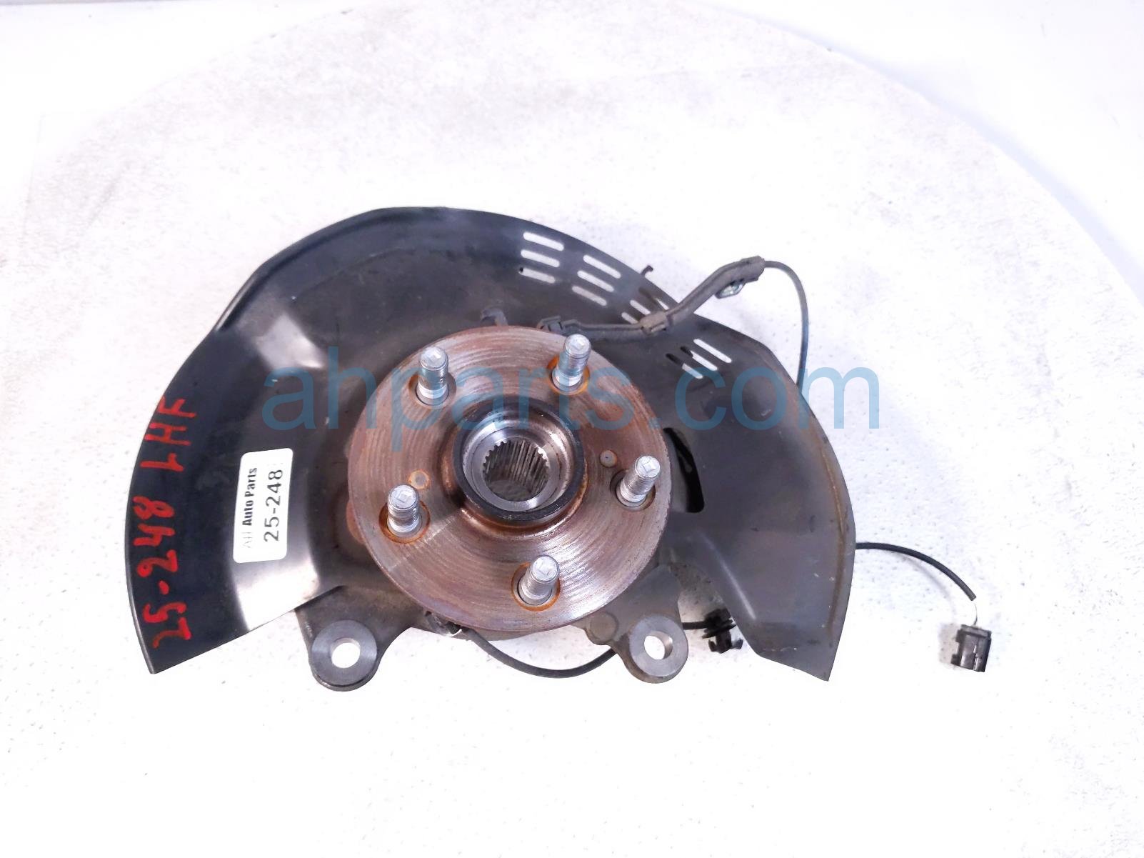 $125 Toyota FR/LH SPINDLE KNUCKLE HUB $125 Toyota FR/LH SPINDLE KNUCKLE HUB