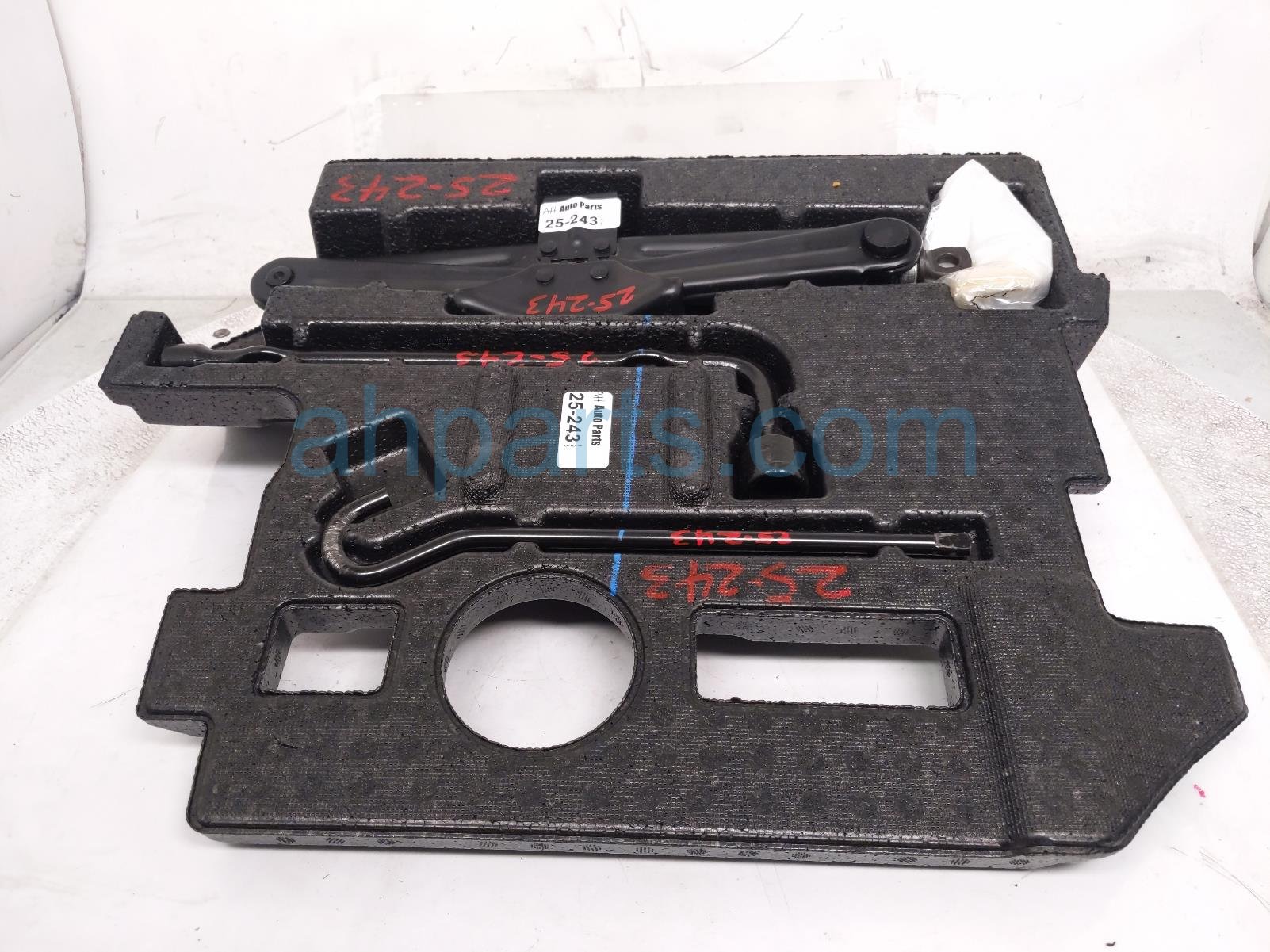 $75 Honda JACK & TOOLS W/ FOAM HOLDER