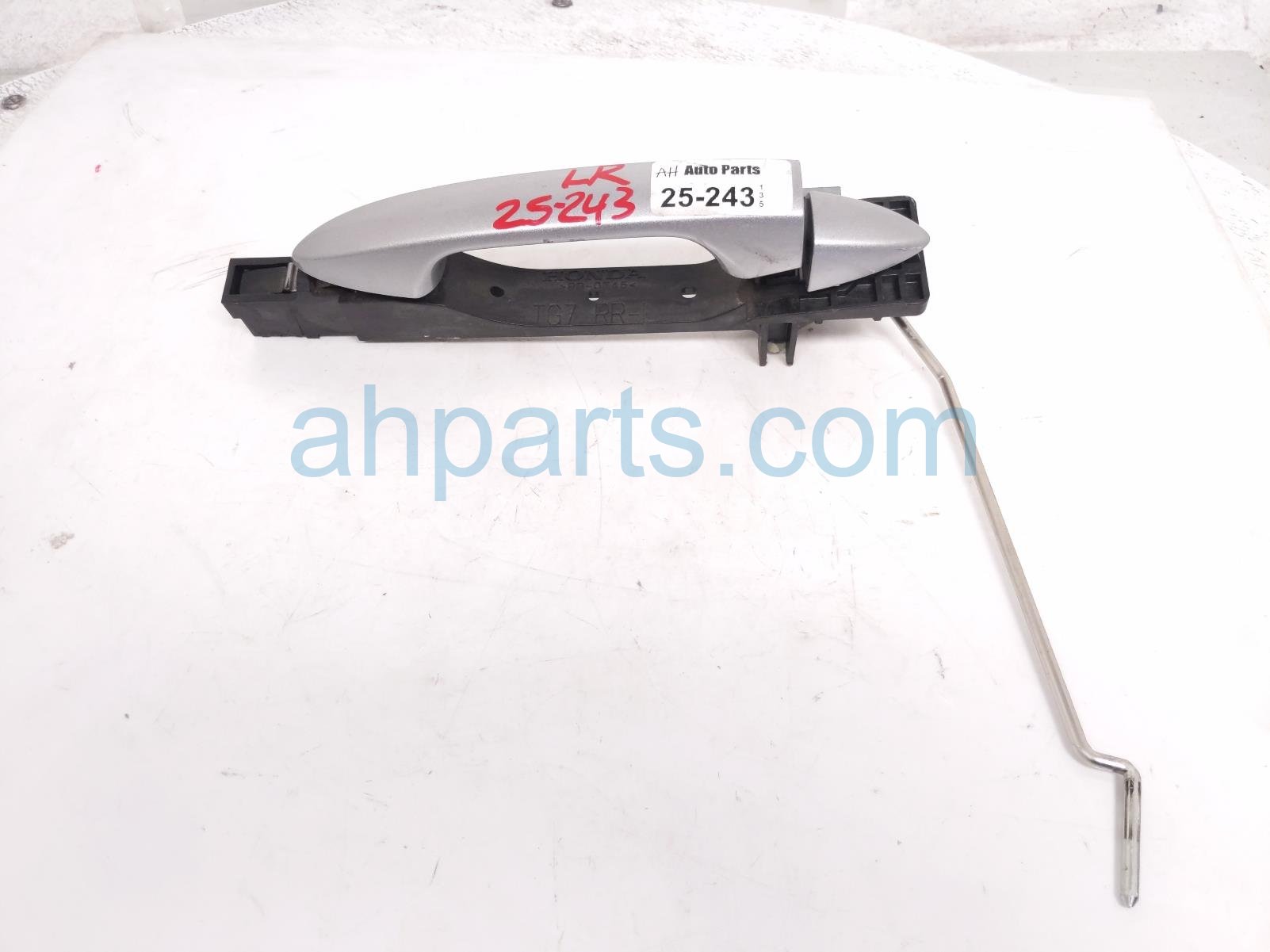 $40 Honda RR/LH EXTERIOR HANDLE ASSY - SILVER $40 Honda RR/LH EXTERIOR HANDLE ASSY - SILVER