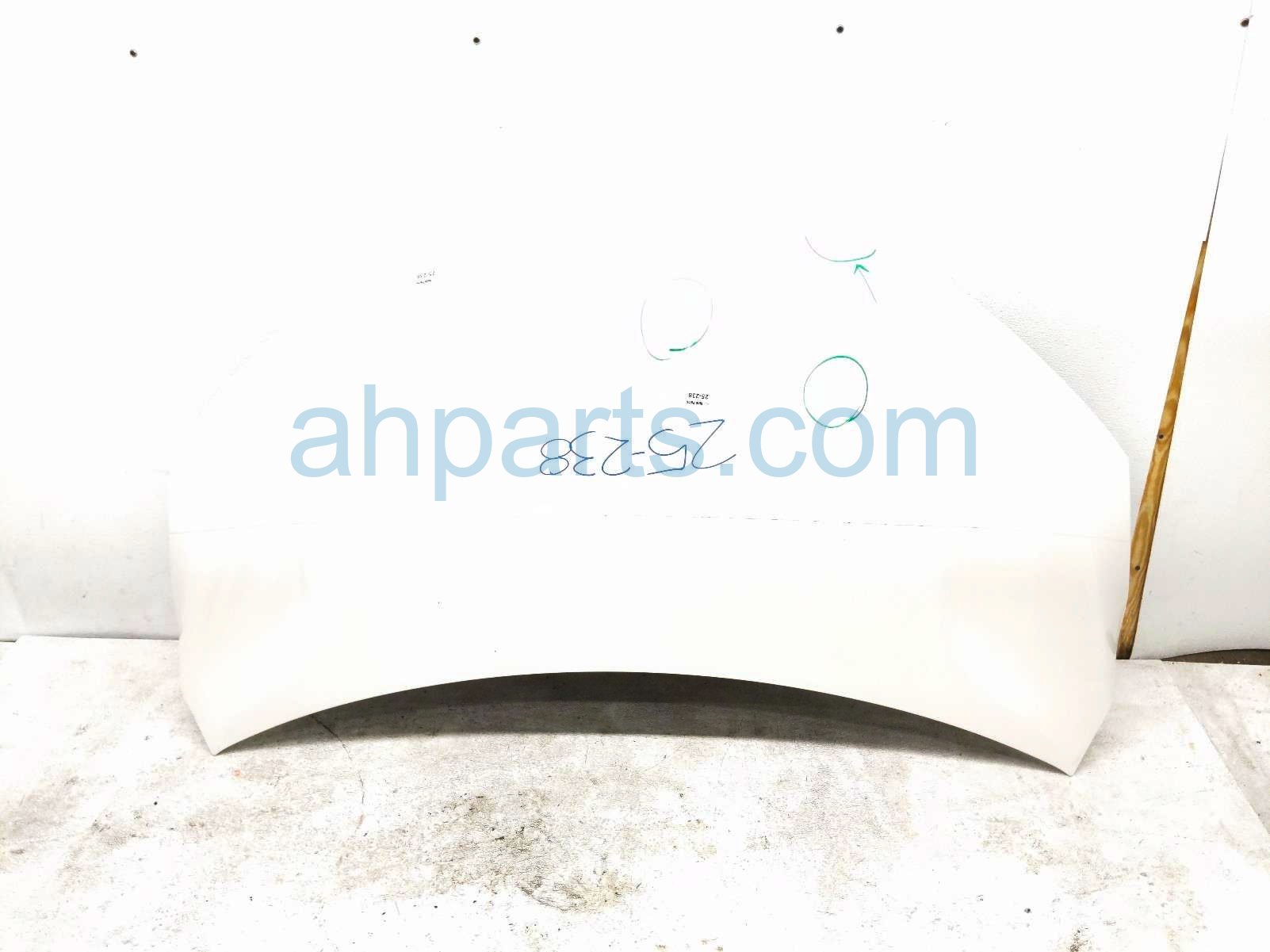 $375 Honda HOOD - WHITE - HAS SOME DINGS $375 Honda HOOD - WHITE - HAS SOME DINGS