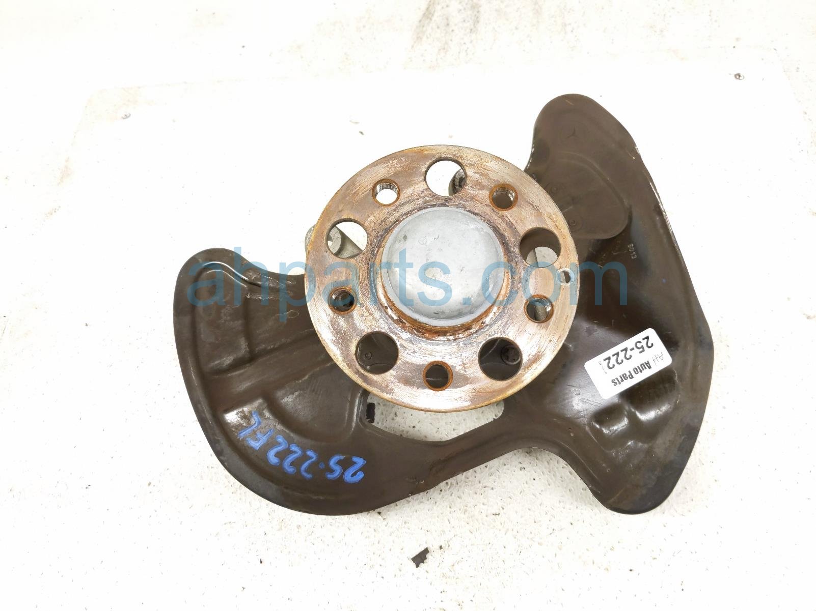 $75 Mercedes FR/LH SPINDLE KNUCKLE HUB