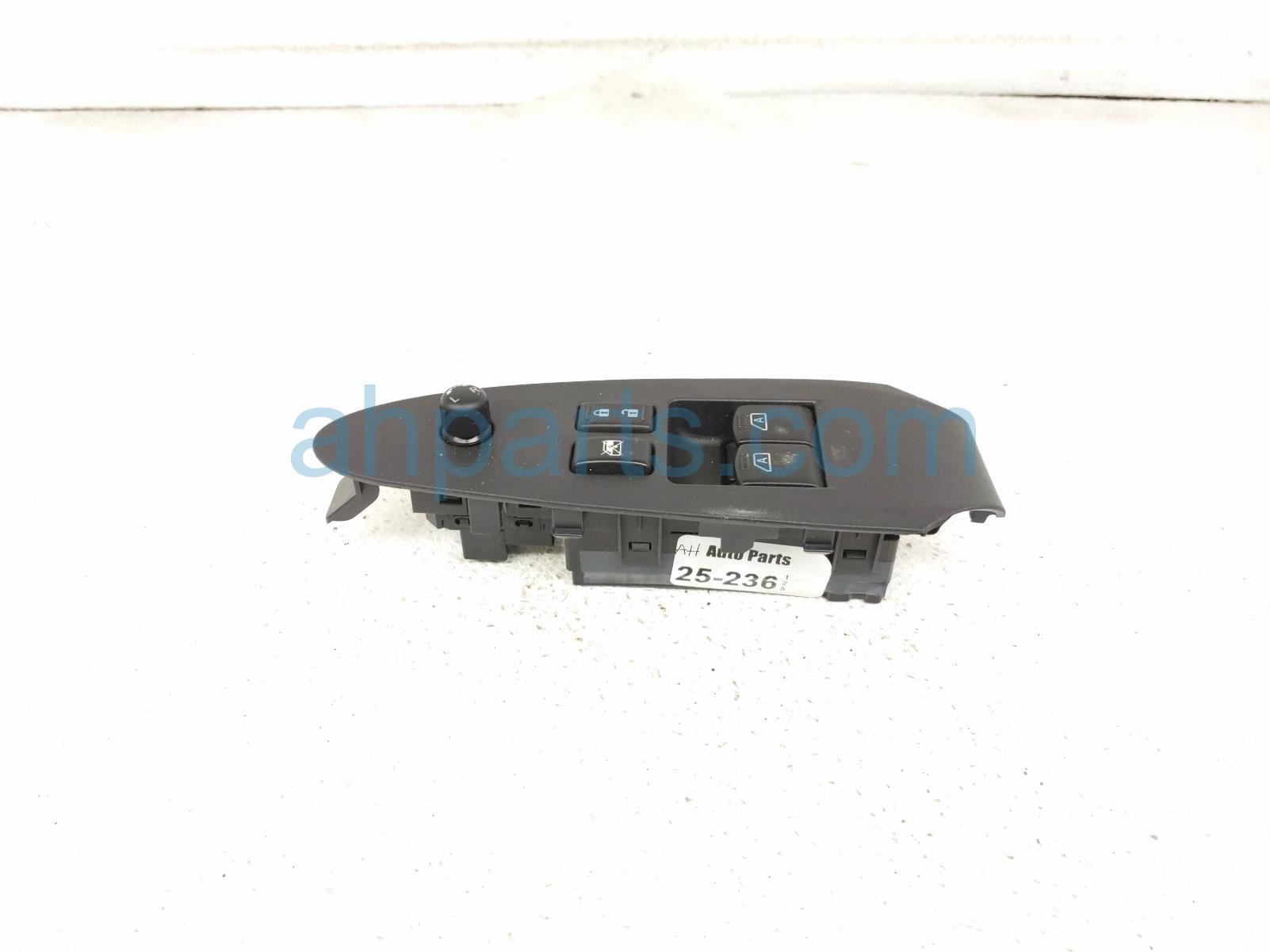 $85 Nissan MASTER WINDOW CONTROL SWITCH $85 Nissan MASTER WINDOW CONTROL SWITCH