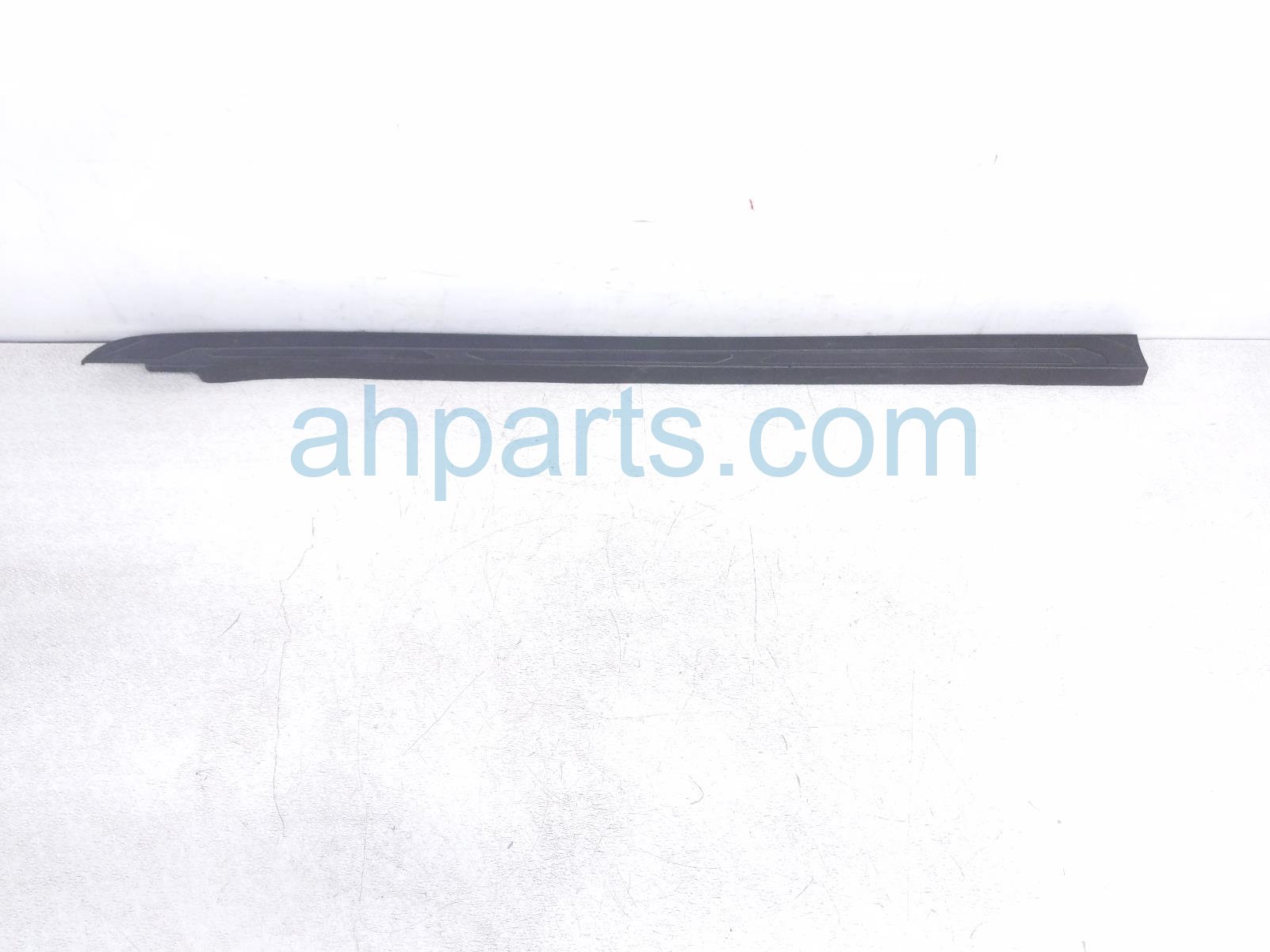 $85 Toyota LH BED SIDE RAIL TRIM GARNISH - BLK*