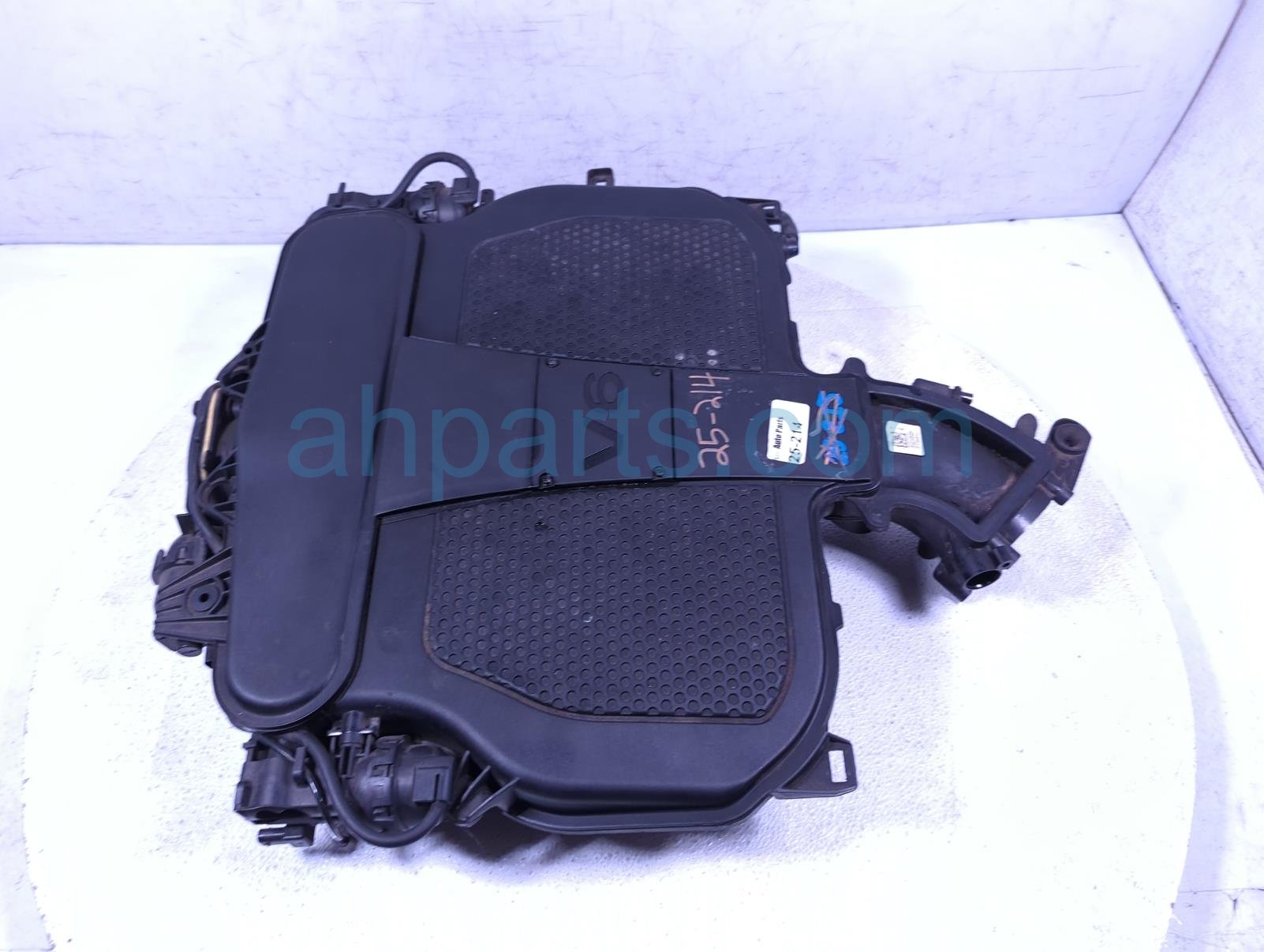 $345 Mercedes UPPER INTAKE MANIFOLD $345 Mercedes UPPER INTAKE MANIFOLD