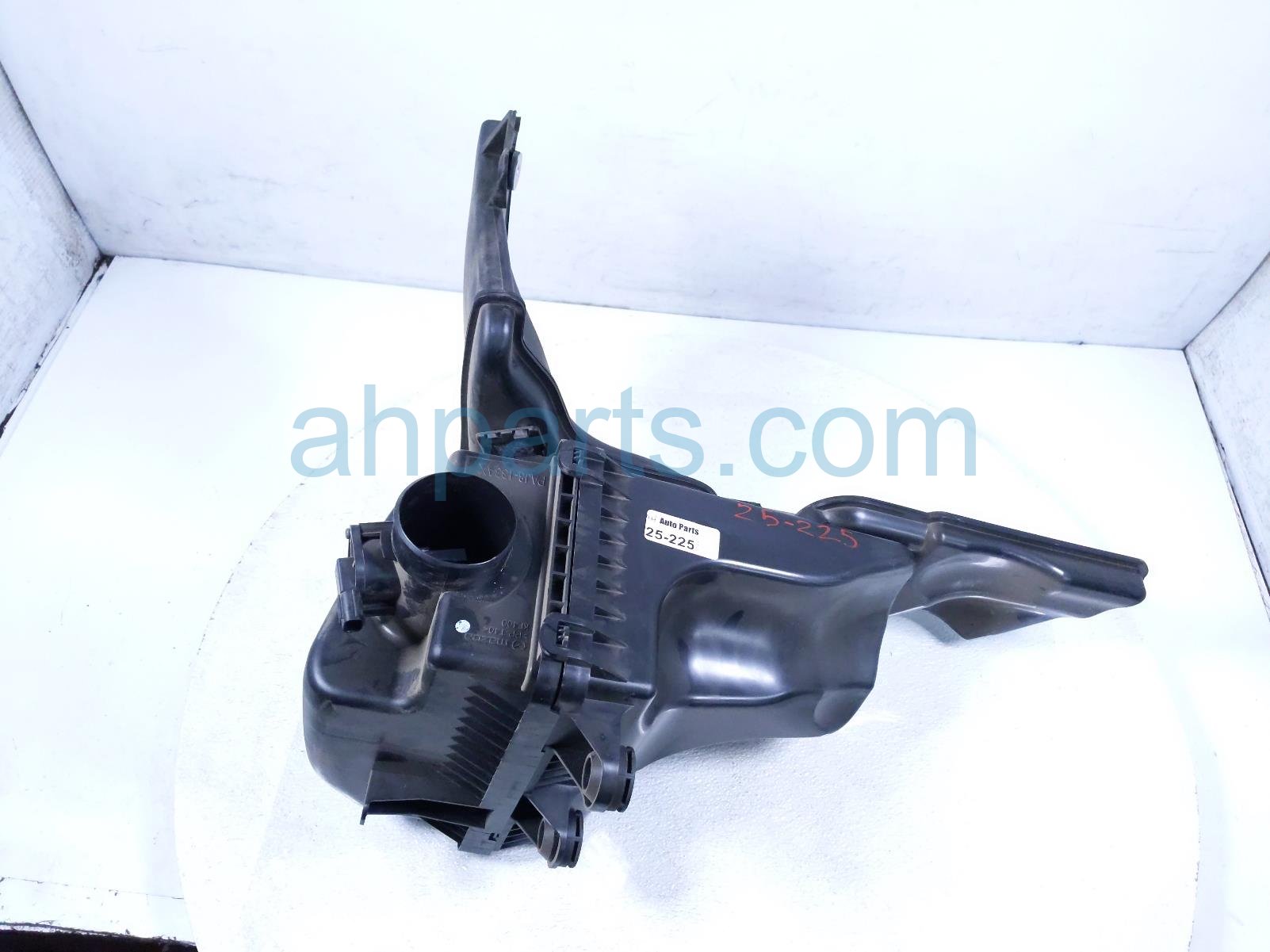 $125 Mazda AIR CLEANER INTAKE BOX * $125 Mazda AIR CLEANER INTAKE BOX *