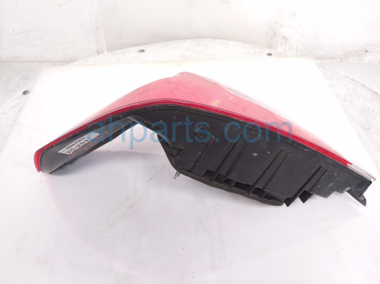 $90 Subaru LH TAIL LAMP (ON BODY) $90 Subaru LH TAIL LAMP (ON BODY)