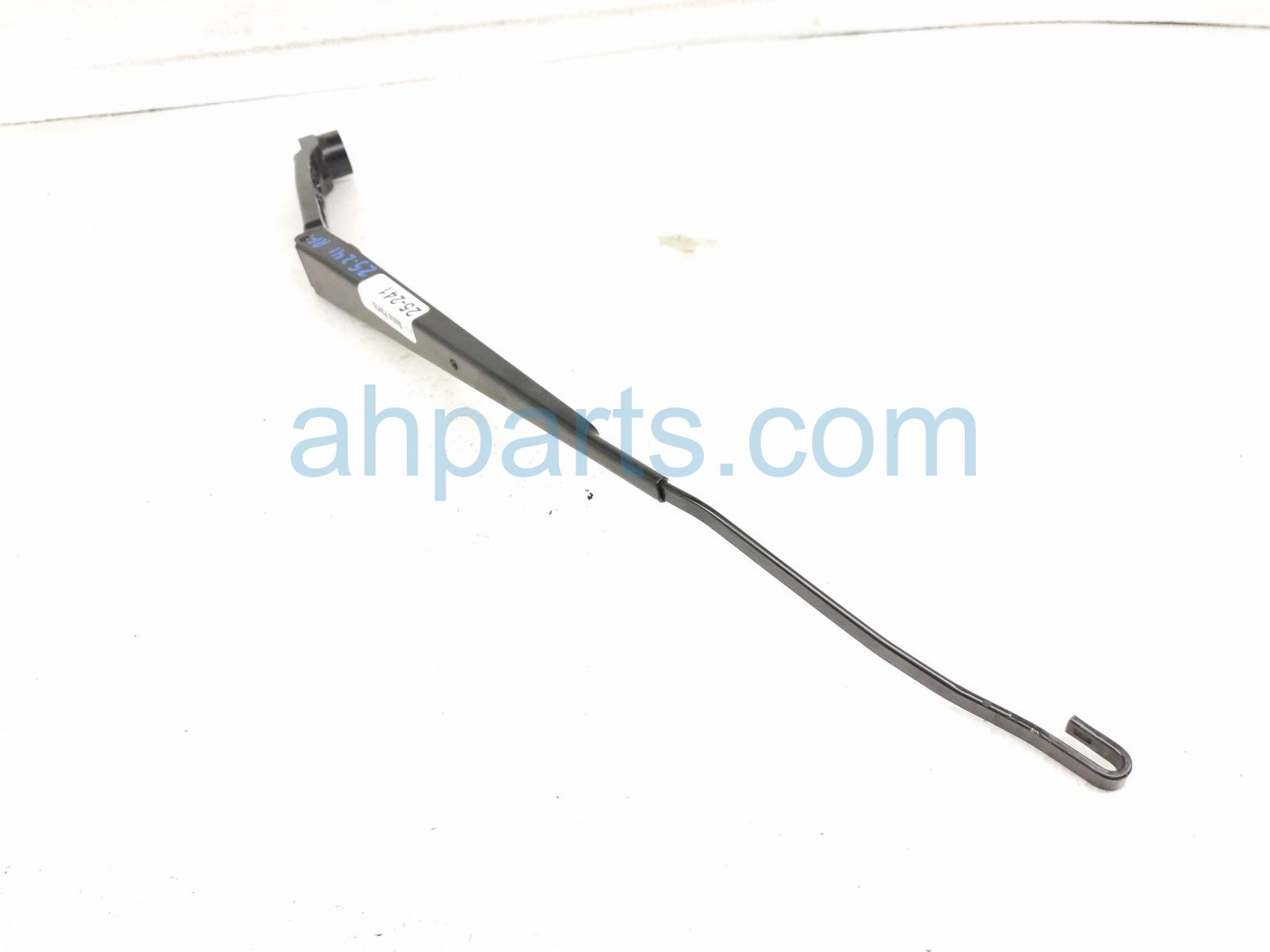 $25 Subaru RH WINDSHIELD WIPER ARM