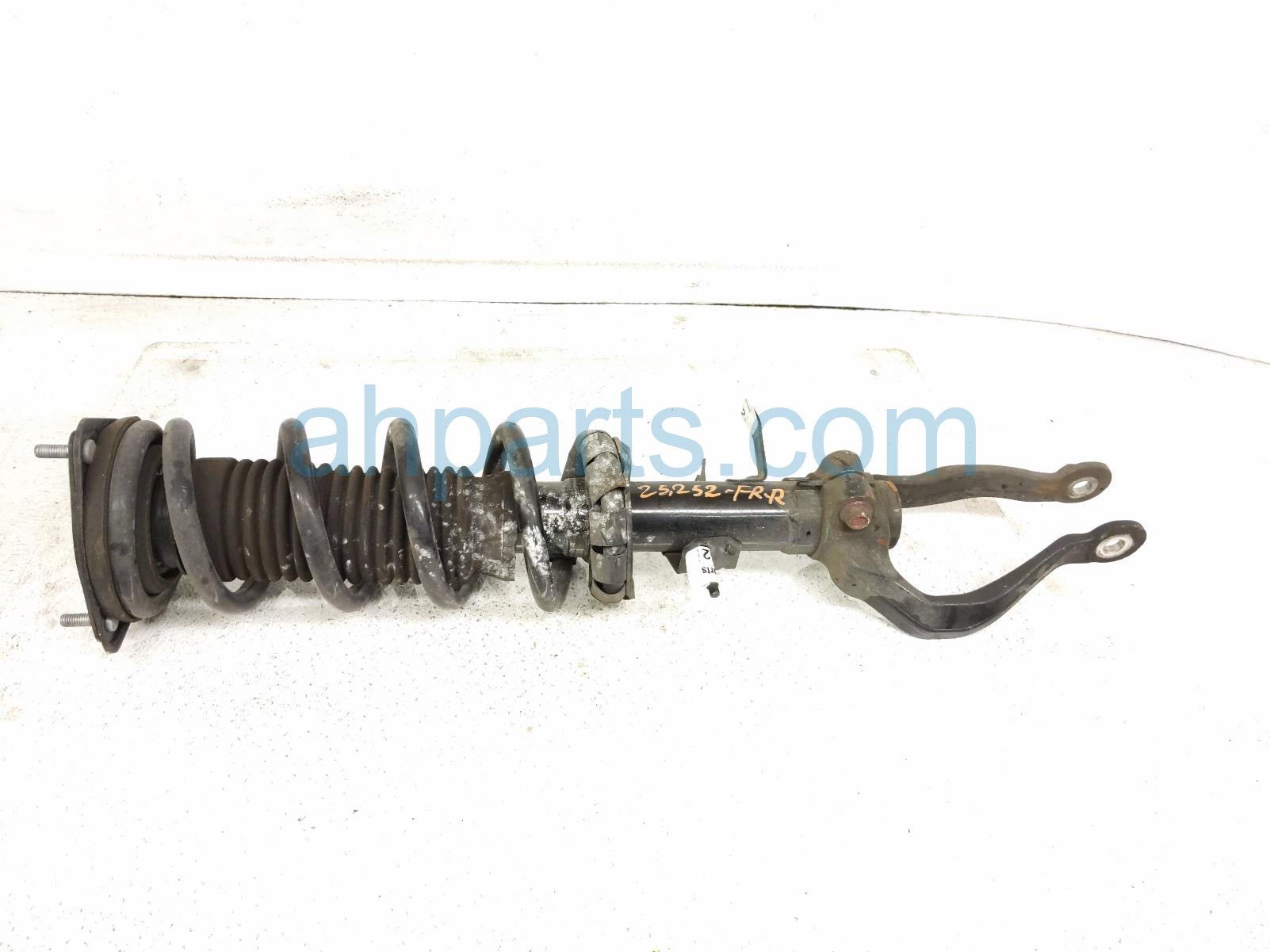 $45 Infiniti FR/RH STRUT ABSORBER + SPRING