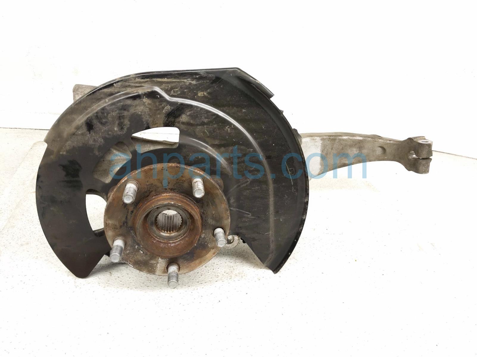 $60 Infiniti FR/RH SPINDLE KNUCKLE HUB $60 Infiniti FR/RH SPINDLE KNUCKLE HUB