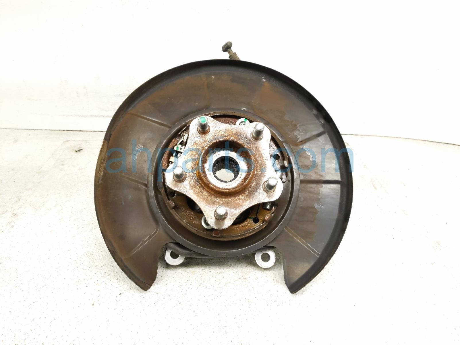 $99 Infiniti RR/RH SPINDLE KNUCKLE HUB