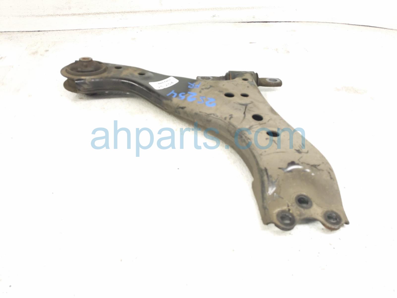 $130 Toyota FR/RH LOWER CONTROL ARM