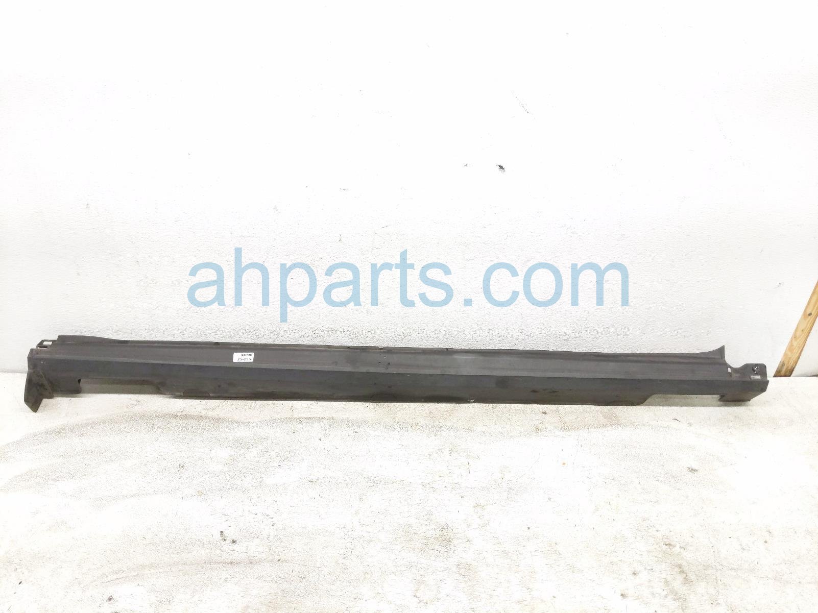 $85 Honda RH SIDE SKIRT / MOLDING - BLACK