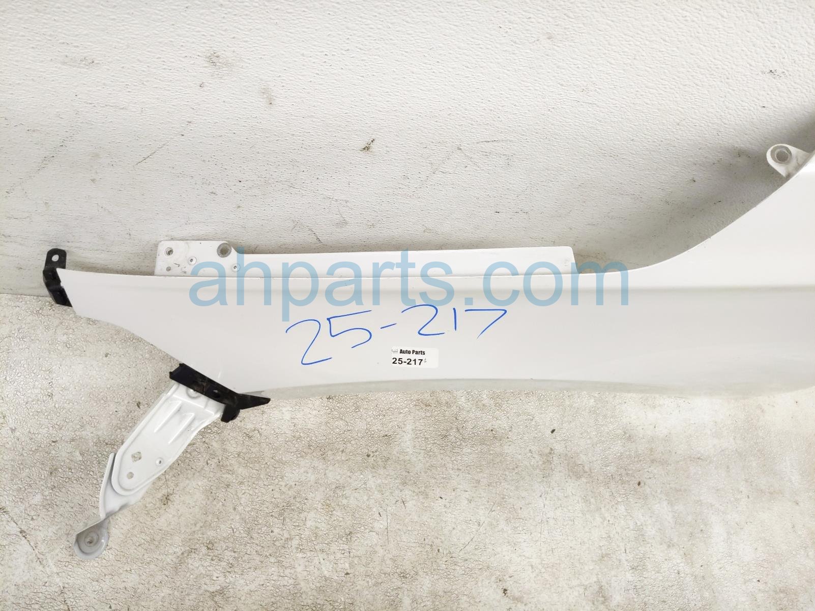Sold 2022 Honda Civic Front Driver Fender - White * 60260-T20-A00ZZ