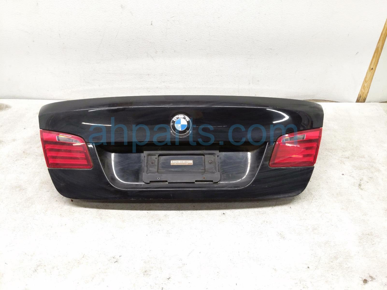 $245 BMW DECKLID / TAIGLATE - BLACK * $245 BMW DECKLID / TAIGLATE - BLACK *