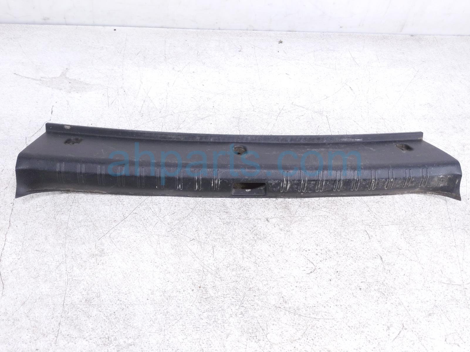 $35 Subaru CARGO TRUNK SCUFF SILL TRIM * $35 Subaru CARGO TRUNK SCUFF SILL TRIM *