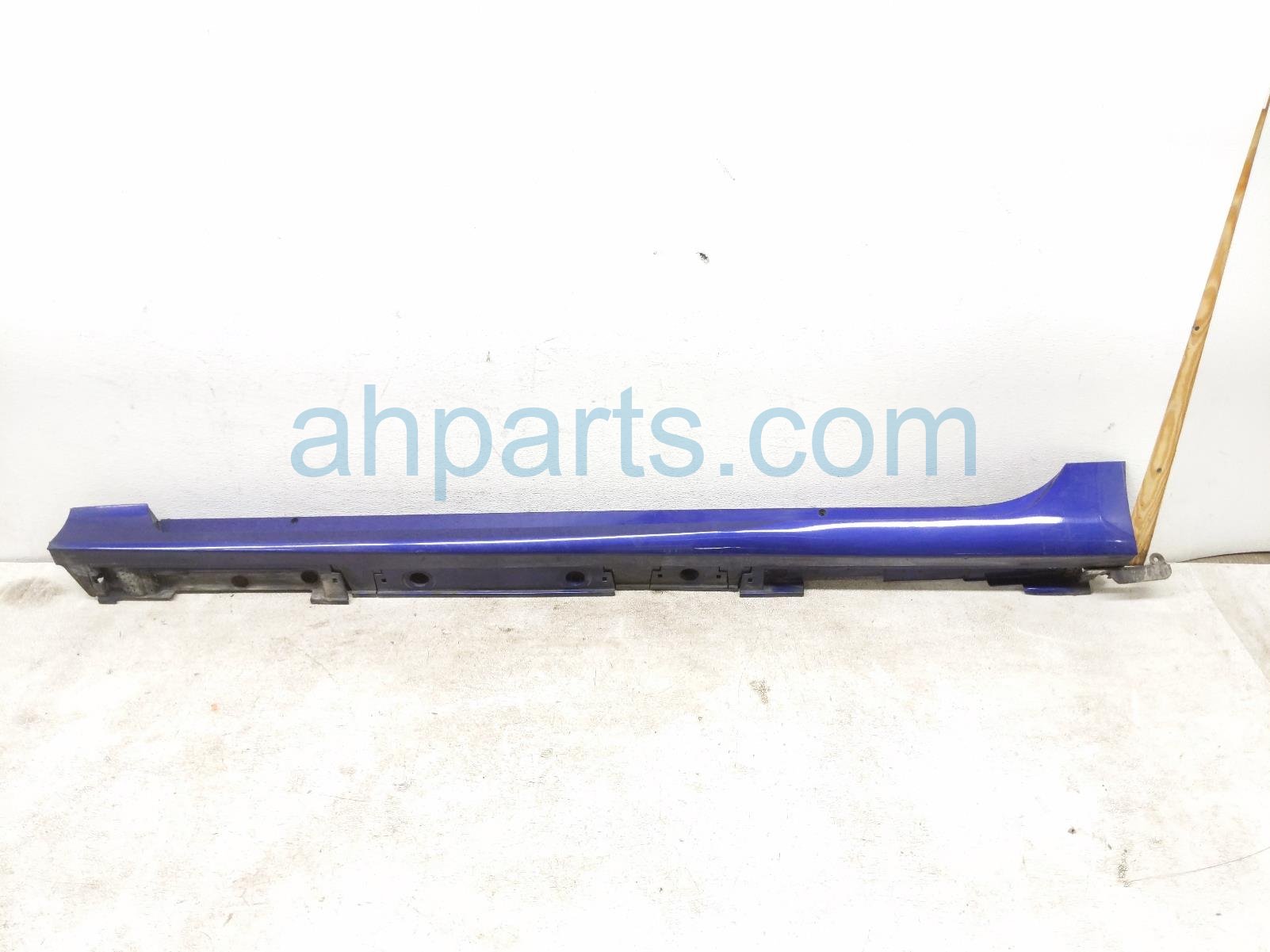 $225 Toyota LH SIDE SKIRT / ROCKER MOULDING