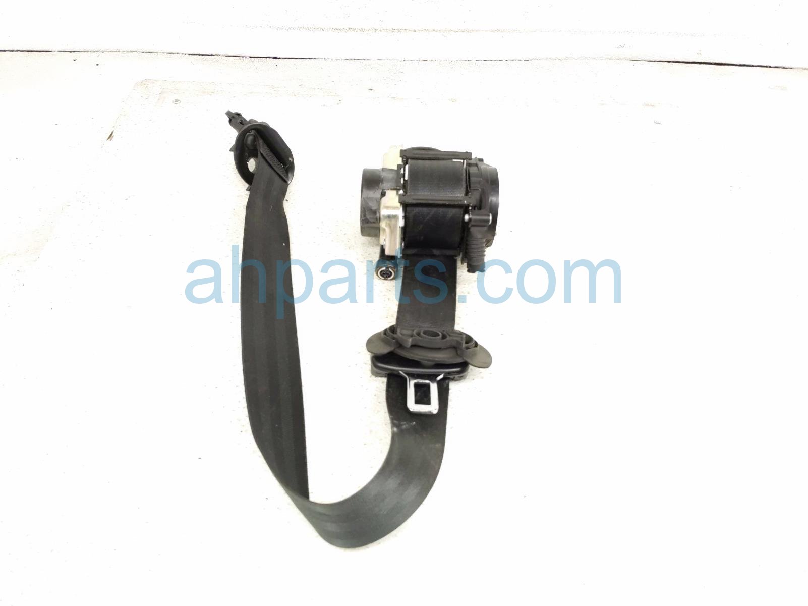 $225 Volkswagen FR/LH SEAT BELT - BLACK $225 Volkswagen FR/LH SEAT BELT - BLACK
