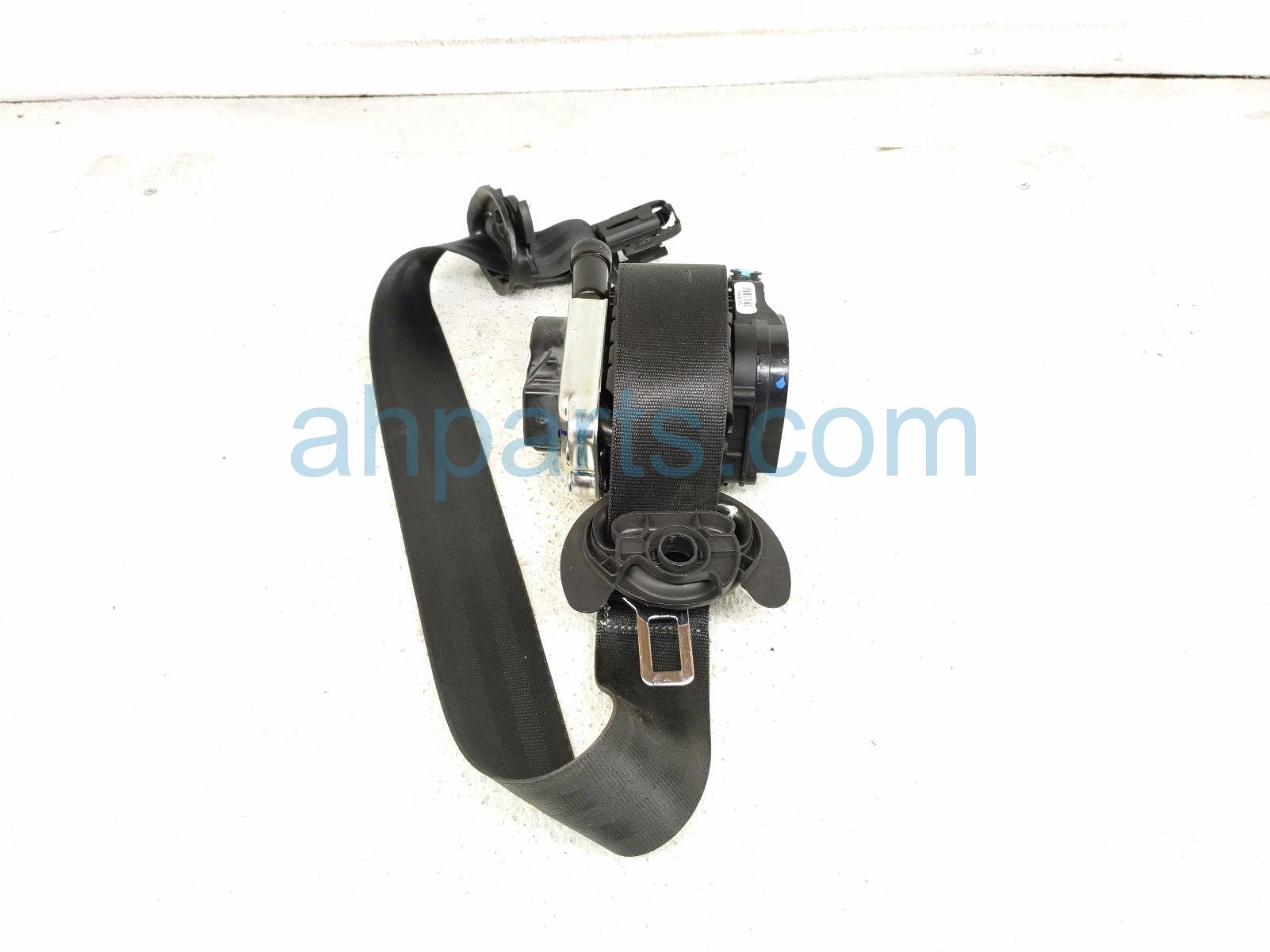 $200 Volkswagen FR/RH SEAT BELT - BLACK $200 Volkswagen FR/RH SEAT BELT - BLACK