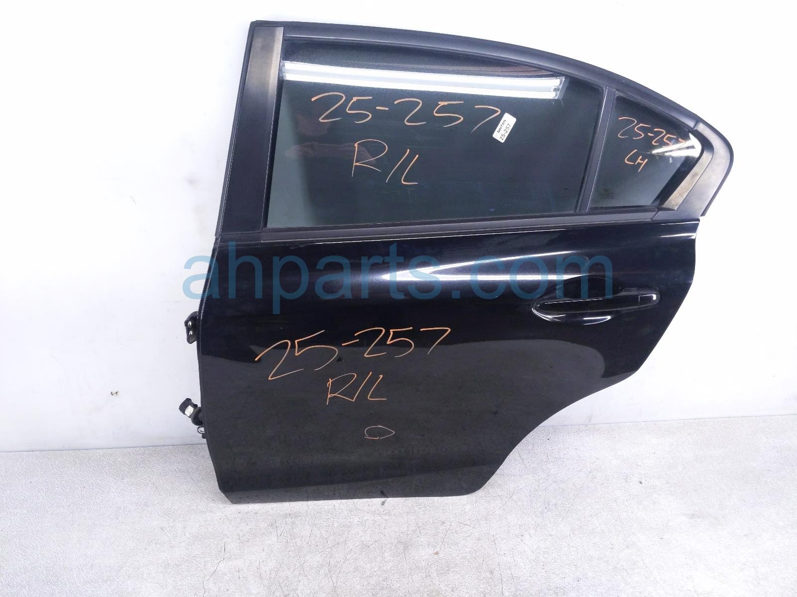 $300 Honda RR/LH DOOR - BLACK - NO INSIDE TRIM* $300 Honda RR/LH DOOR - BLACK - NO INSIDE TRIM*