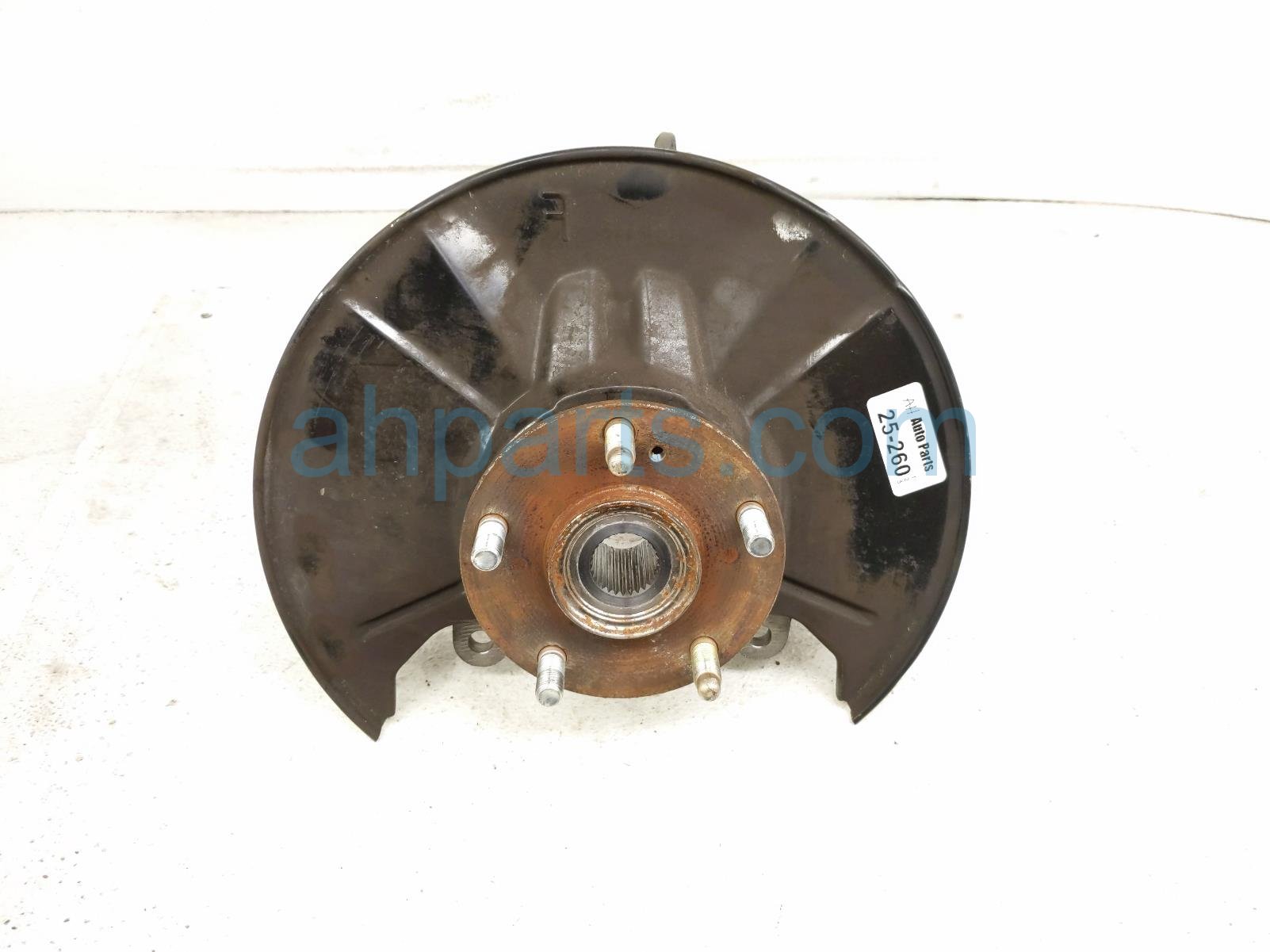 $195 Honda FR/RH SPINDLE KNUCKLE HUB