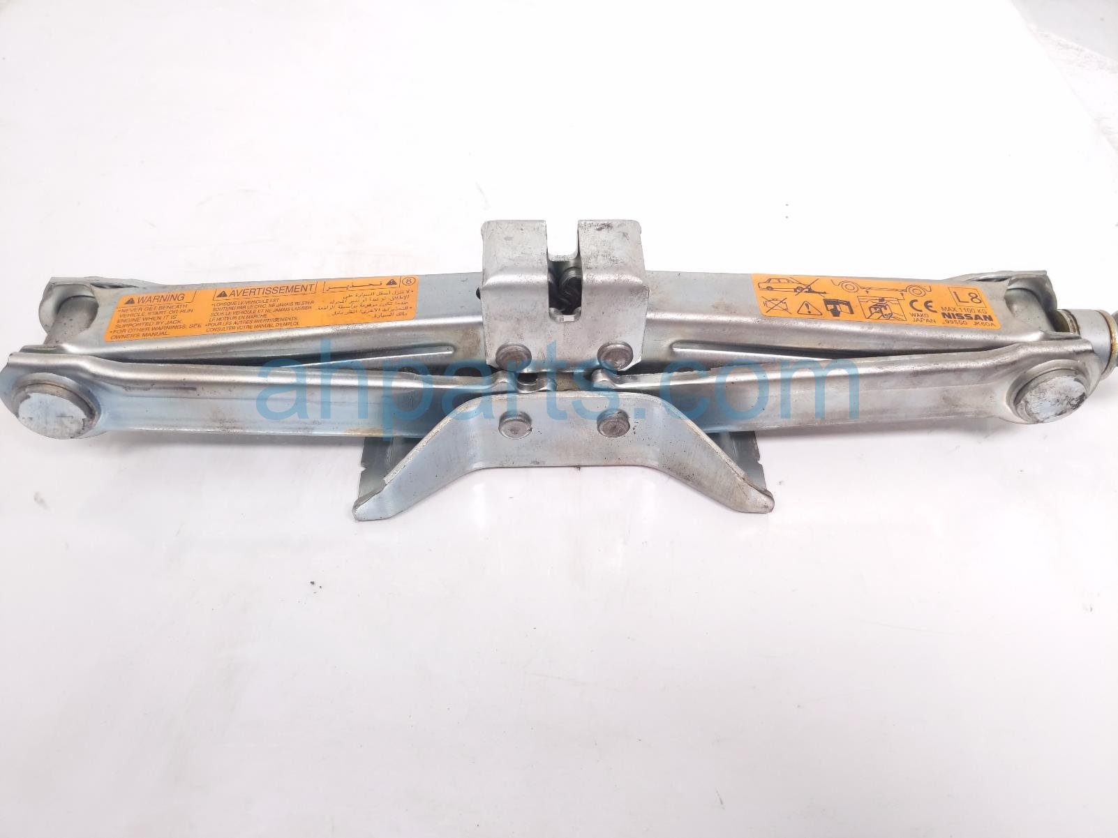 $40 Infiniti SCISSOR LIFT JACK