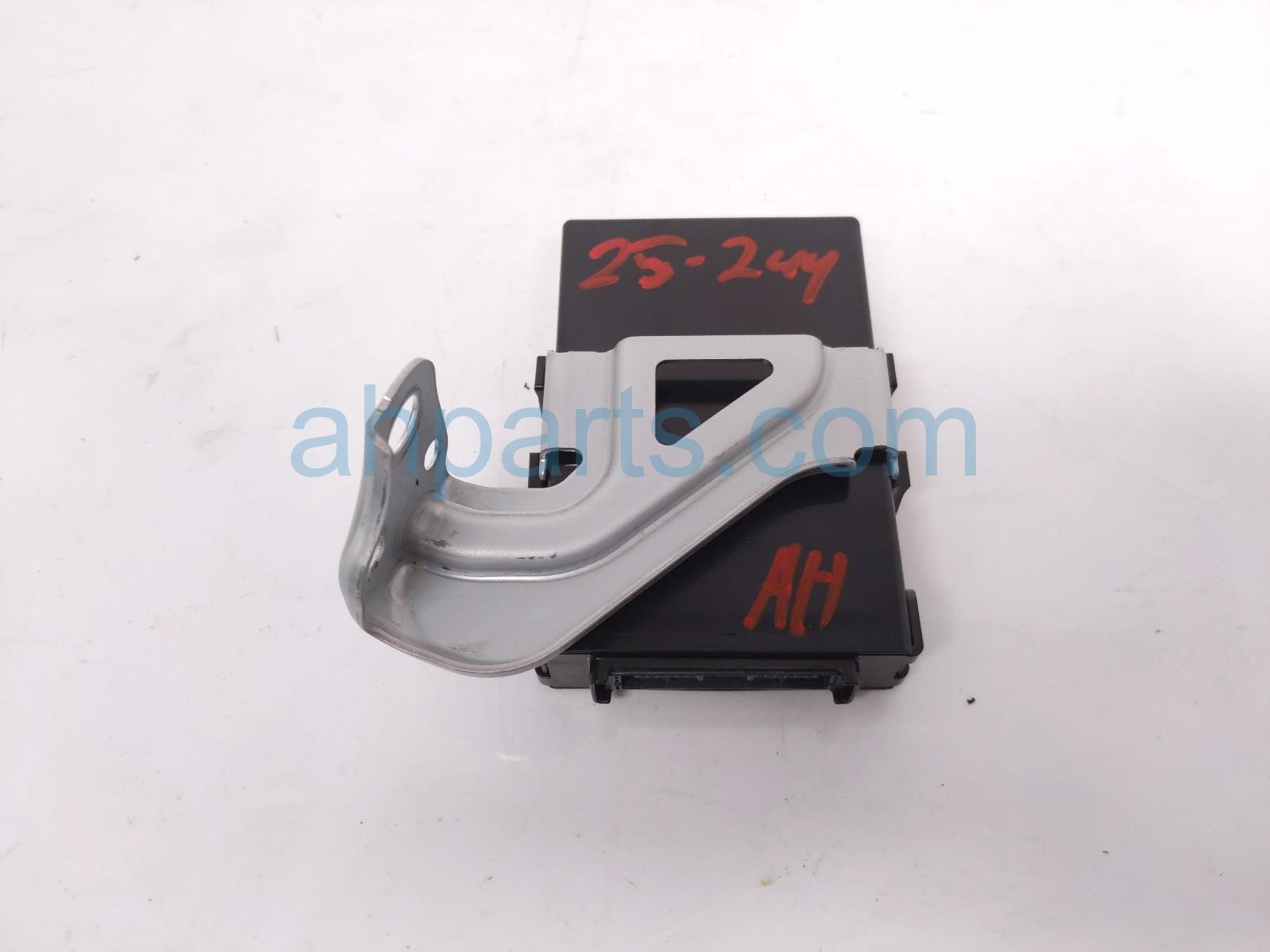 $29 Toyota NETWORK GATEWAY CONTROL MODULE $29 Toyota NETWORK GATEWAY CONTROL MODULE