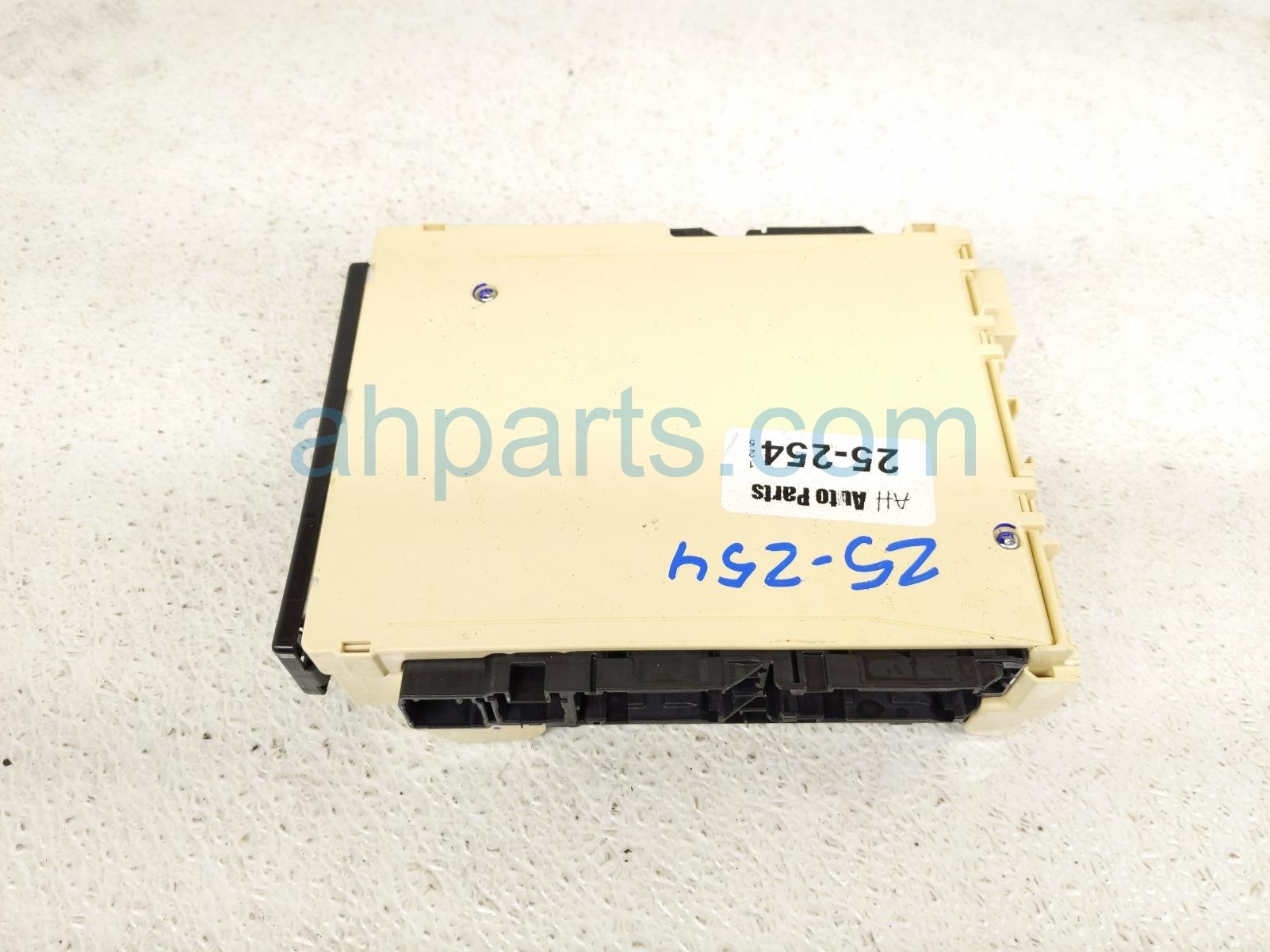 $170 Toyota JUNCTION BLOCK / BCM $170 Toyota JUNCTION BLOCK / BCM