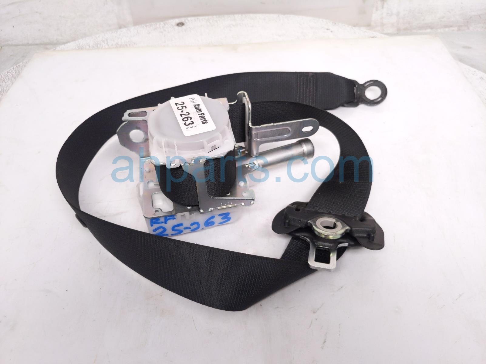 $185 Toyota FR/RH SEAT BELT - BLACK $185 Toyota FR/RH SEAT BELT - BLACK