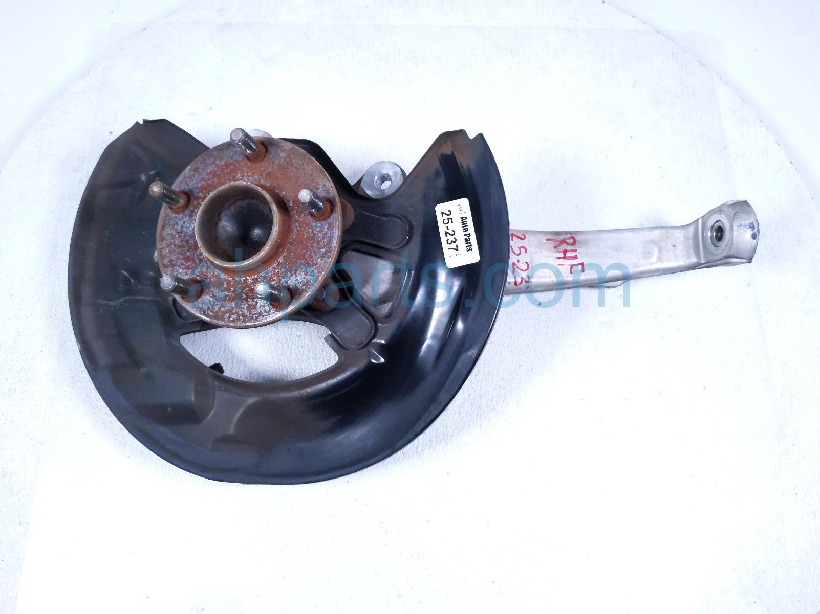 $125 Lexus FR/RH SPINDLE KNUCKLE HUB $125 Lexus FR/RH SPINDLE KNUCKLE HUB