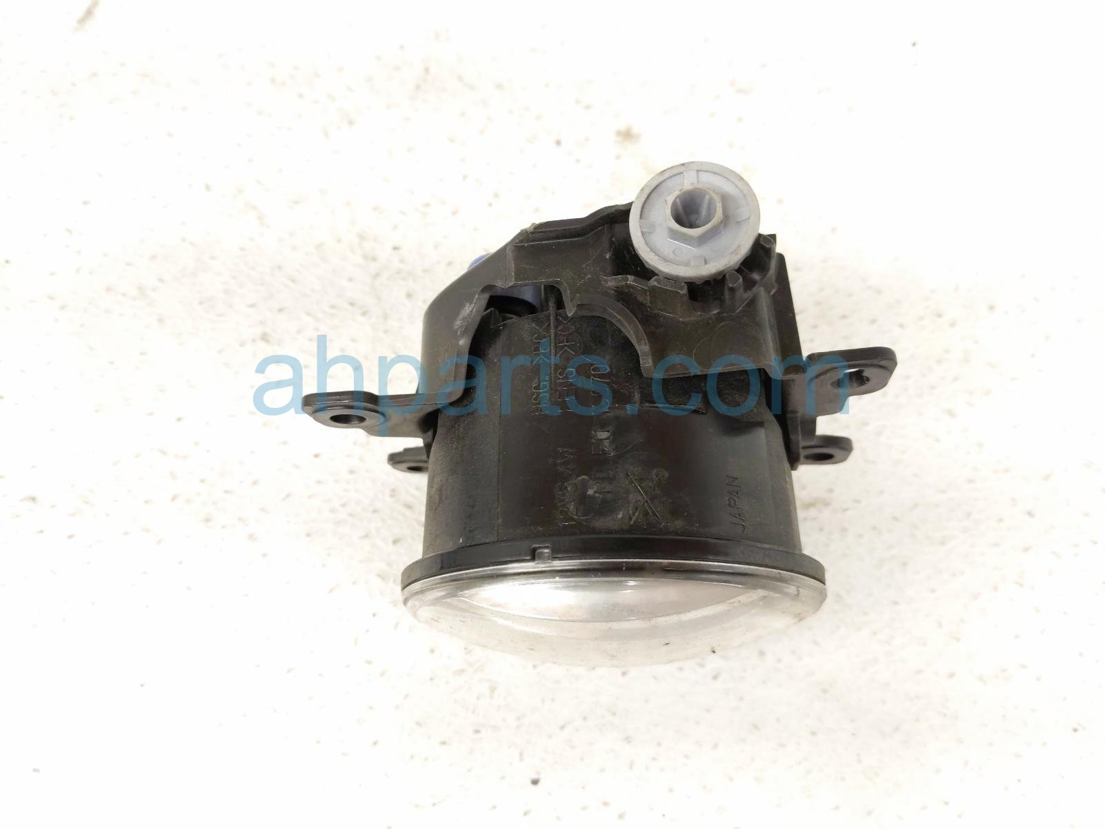 $99 Honda FR/RH FOG LAMP / LIGHT - PITTING