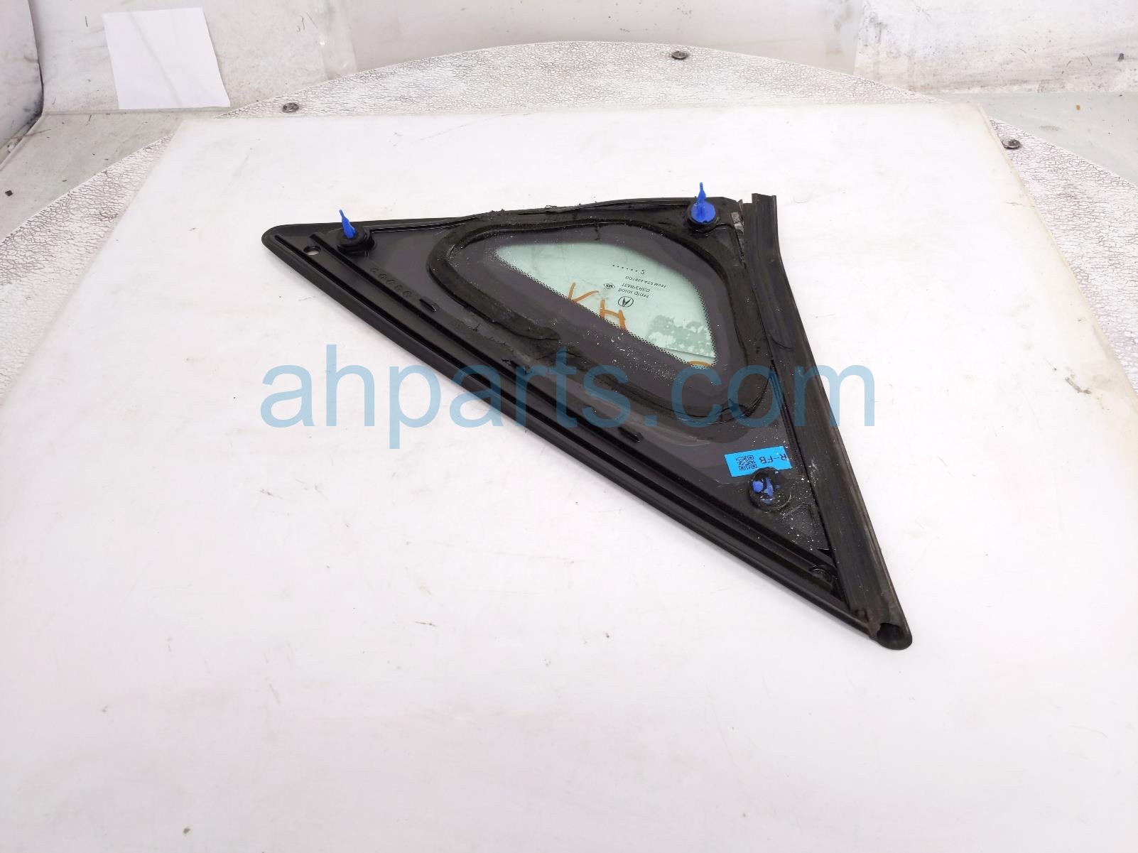 $75 Acura RH QUARTER WINDOW GLASS