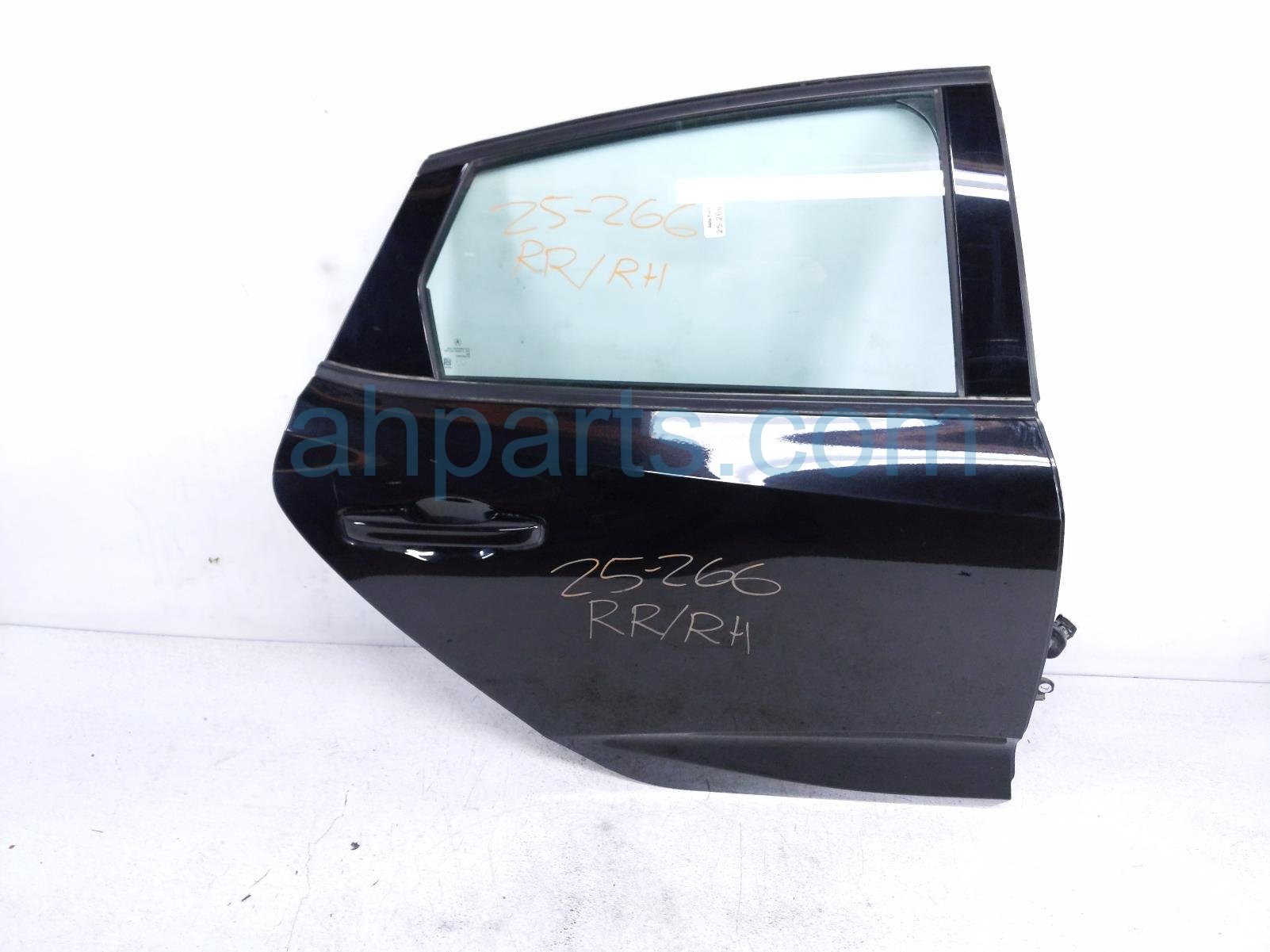 $750 Acura RR/RH DOOR - BLACK - NO INSIDE TRIM $750 Acura RR/RH DOOR - BLACK - NO INSIDE TRIM