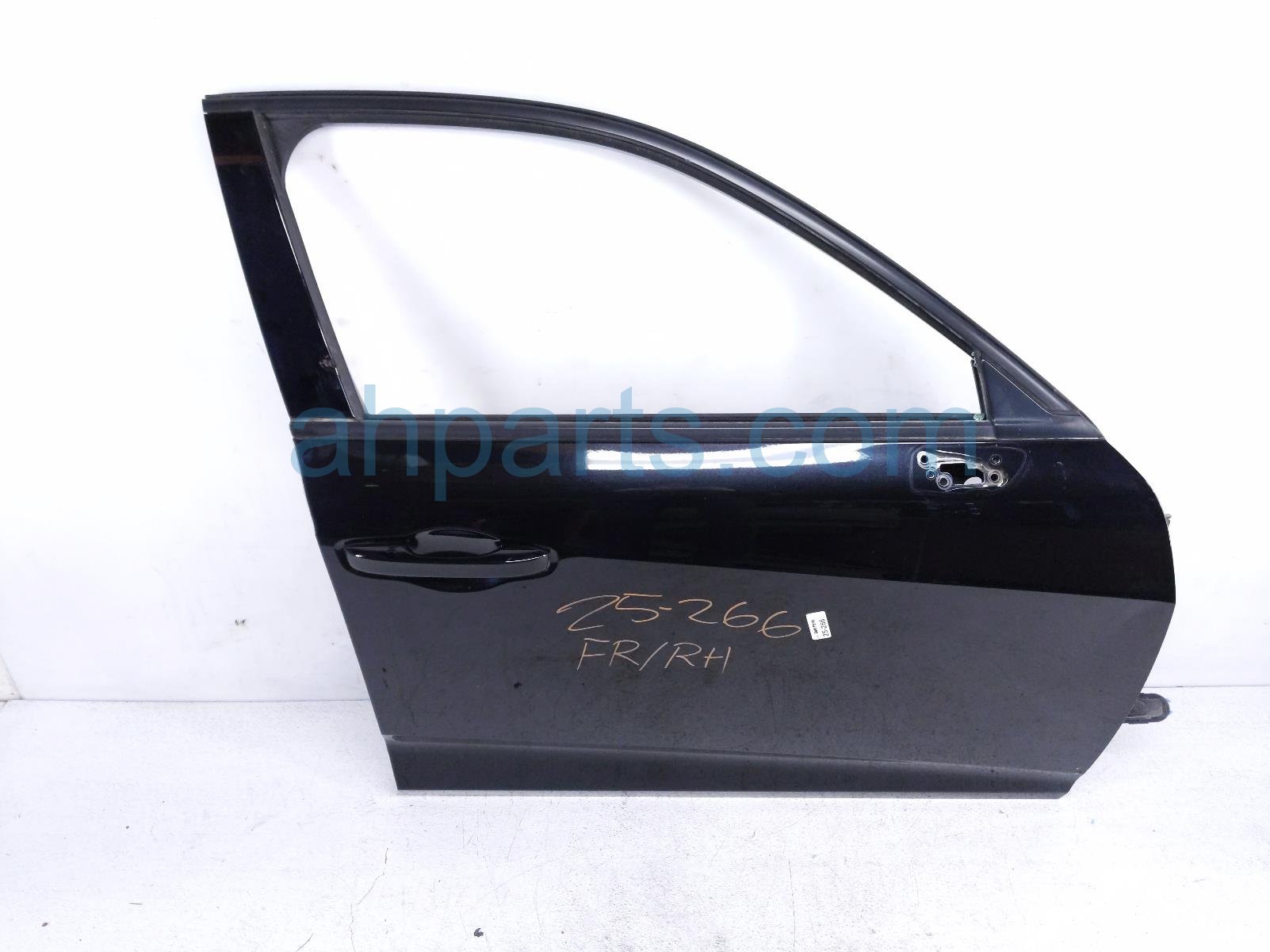 $750 Acura FR/RH DOOR - BLACK - NO MIRROR/TRIM