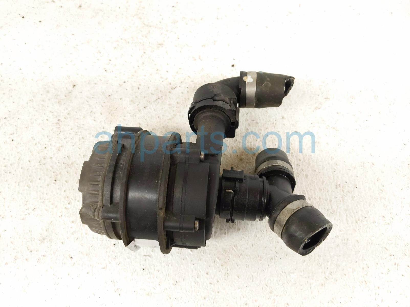 $125 BMW AUXILLARY WATER PUMP - 2.0T RWD $125 BMW AUXILLARY WATER PUMP - 2.0T RWD