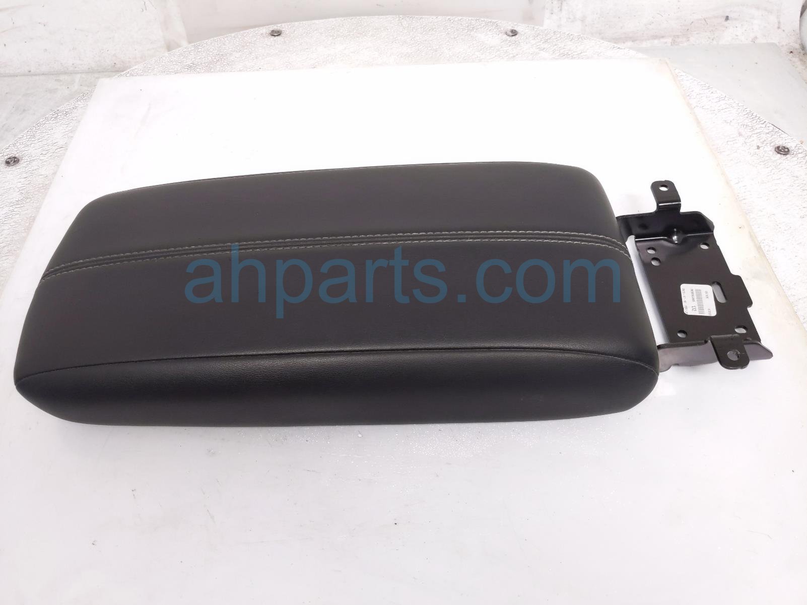 $99 Nissan CENTER CONSOLE LID - BLACK $99 Nissan CENTER CONSOLE LID - BLACK