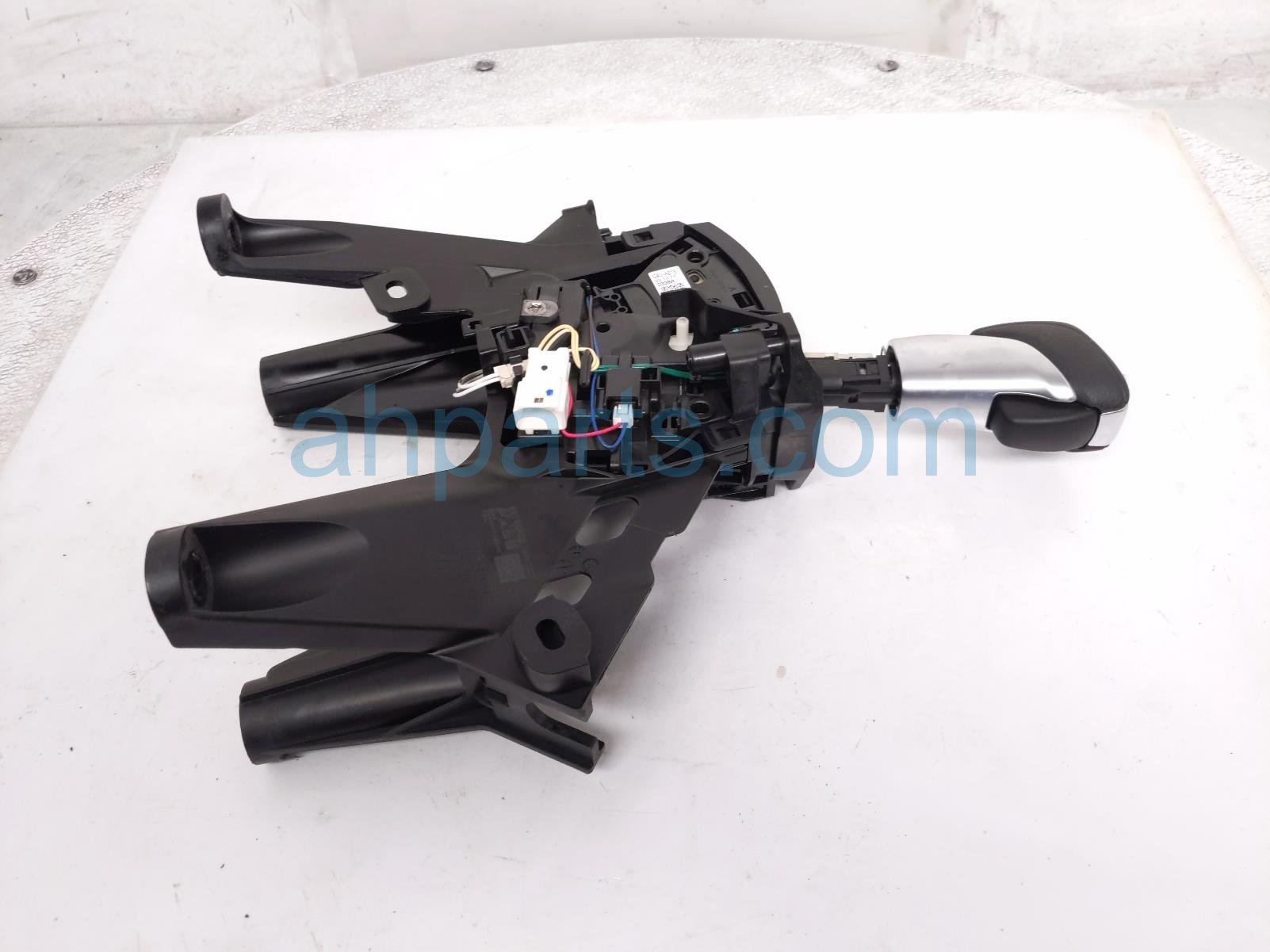 $149 Nissan A/T FLOOR SHIFTER W/KNOB ASSY