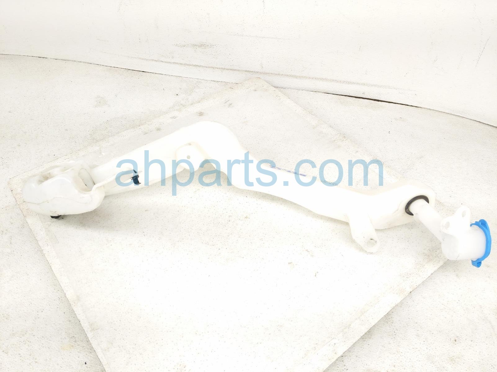 Sold 2023 Honda CR-V Windshield Washer Reservoir W/pump 76841-3A0-A01