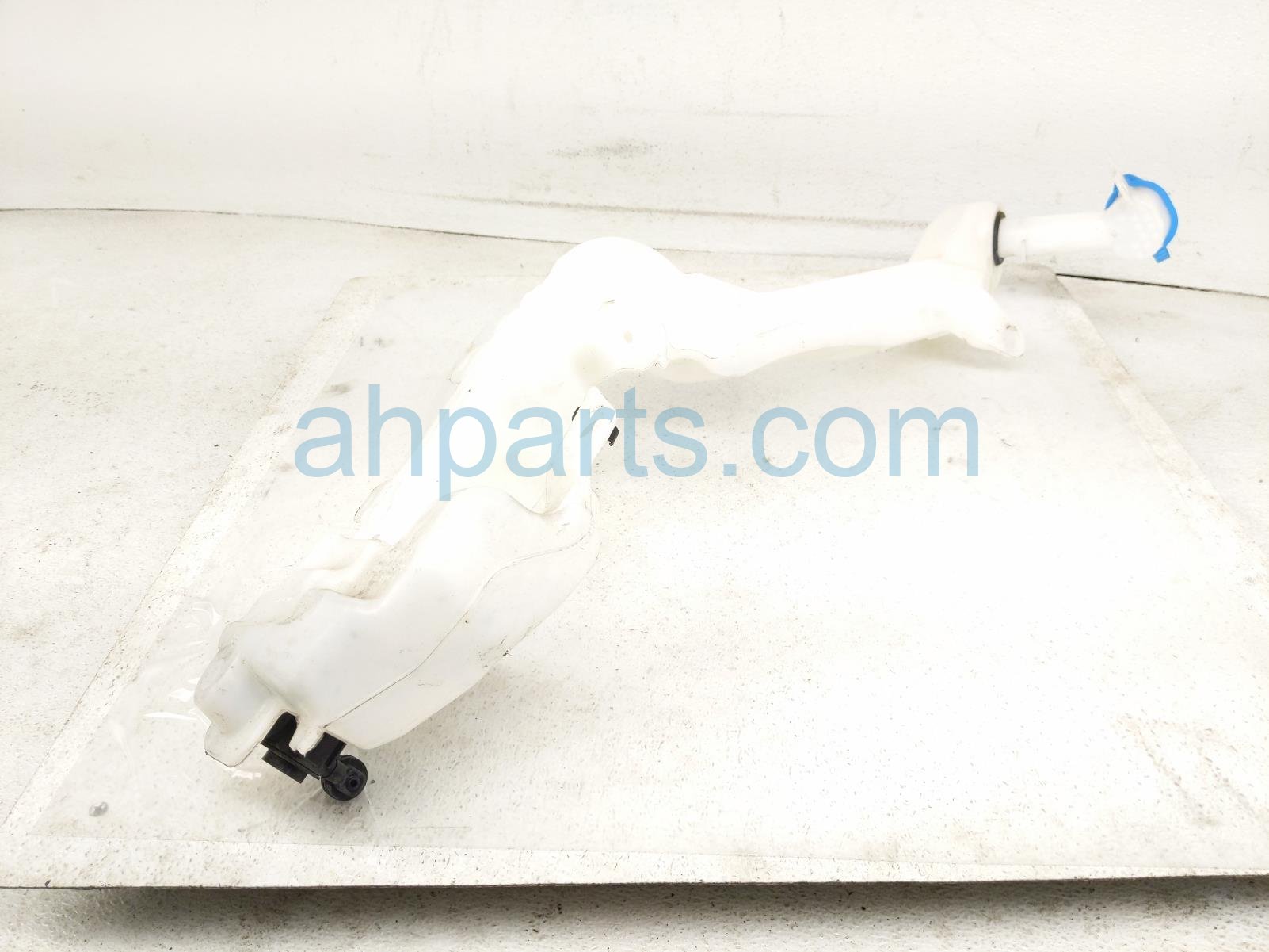 Sold 2023 Honda CR-V Windshield Washer Reservoir W/pump 76841-3A0-A01
