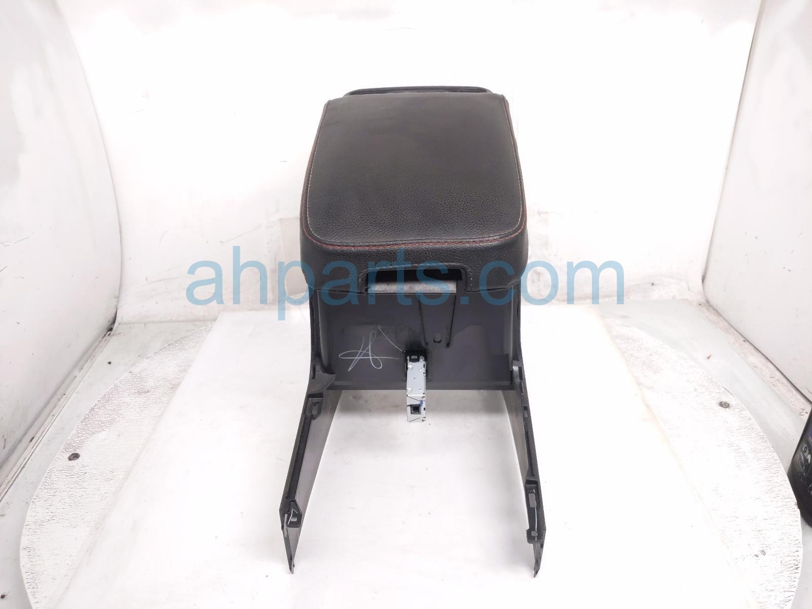 $149 Toyota CENTER CONSOLE W/ LID - BLACK LEATHR $149 Toyota CENTER CONSOLE W/ LID - BLACK LEATHR