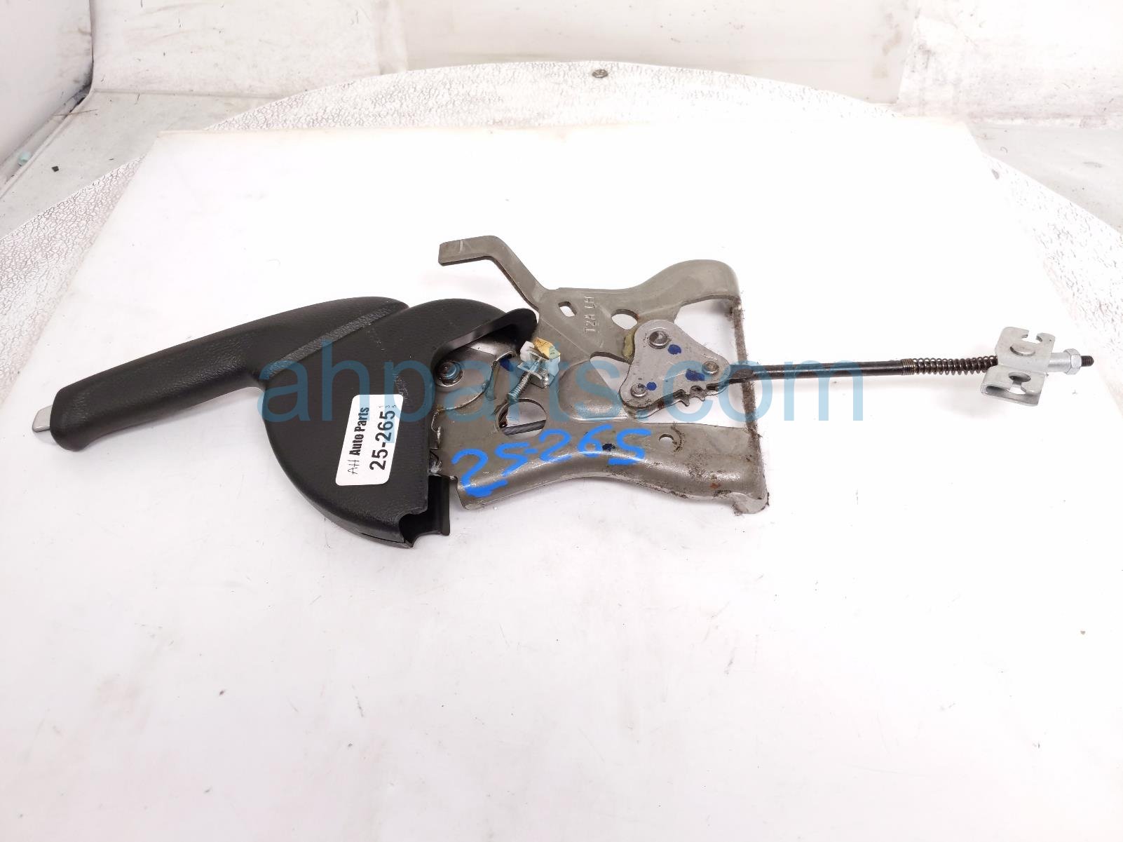 $39 Honda EMERGENCY PARKING BRAKE HANDLE ASSY $39 Honda EMERGENCY PARKING BRAKE HANDLE ASSY