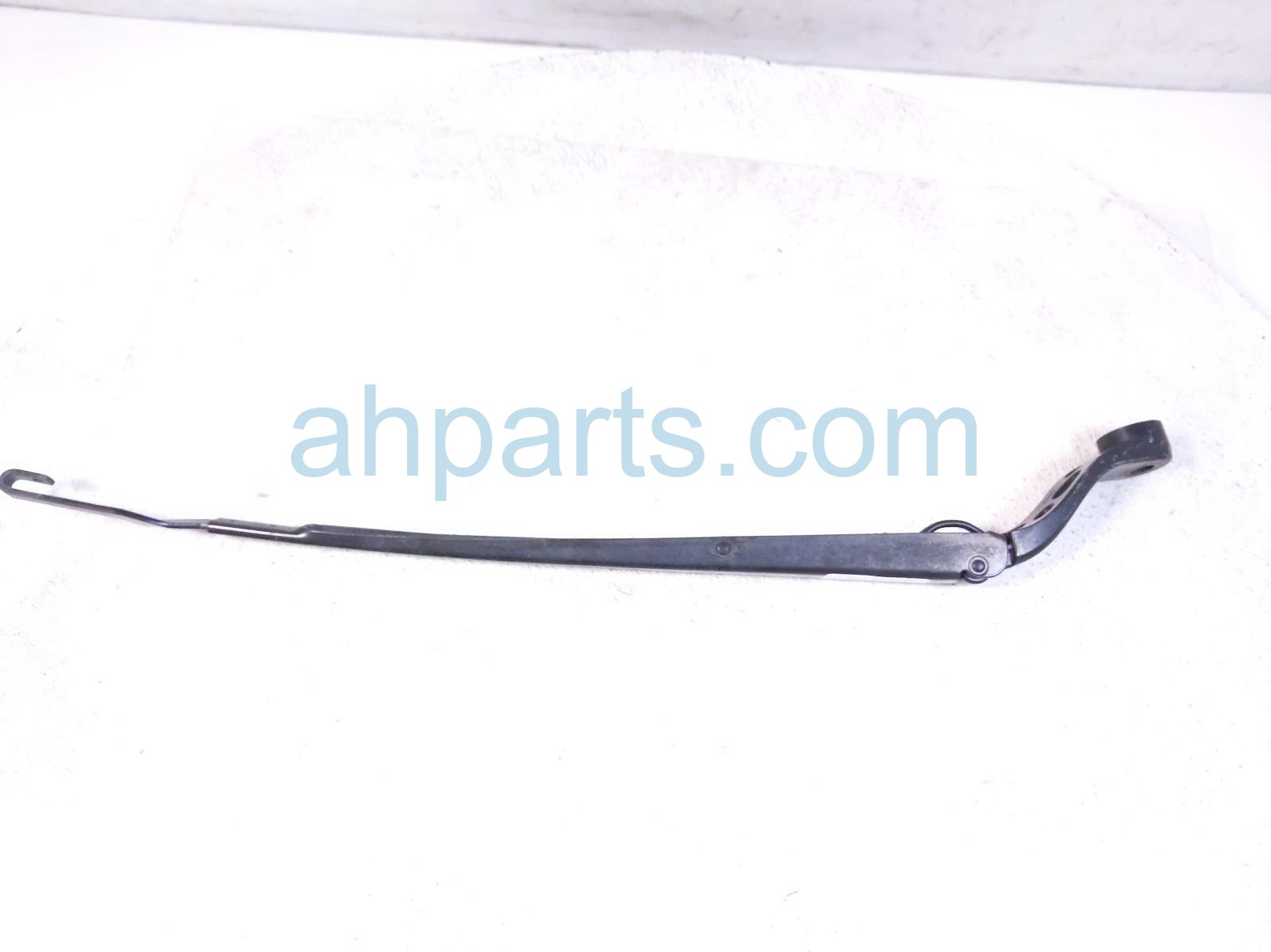 $20 Honda LH WINDSHIELD WIPER ARM