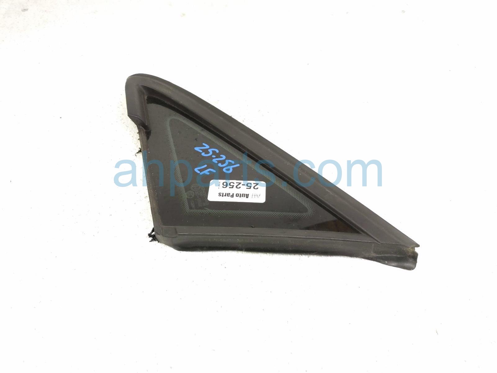 $65 Volkswagen FR/LH A-PILLAR GLASS $65 Volkswagen FR/LH A-PILLAR GLASS