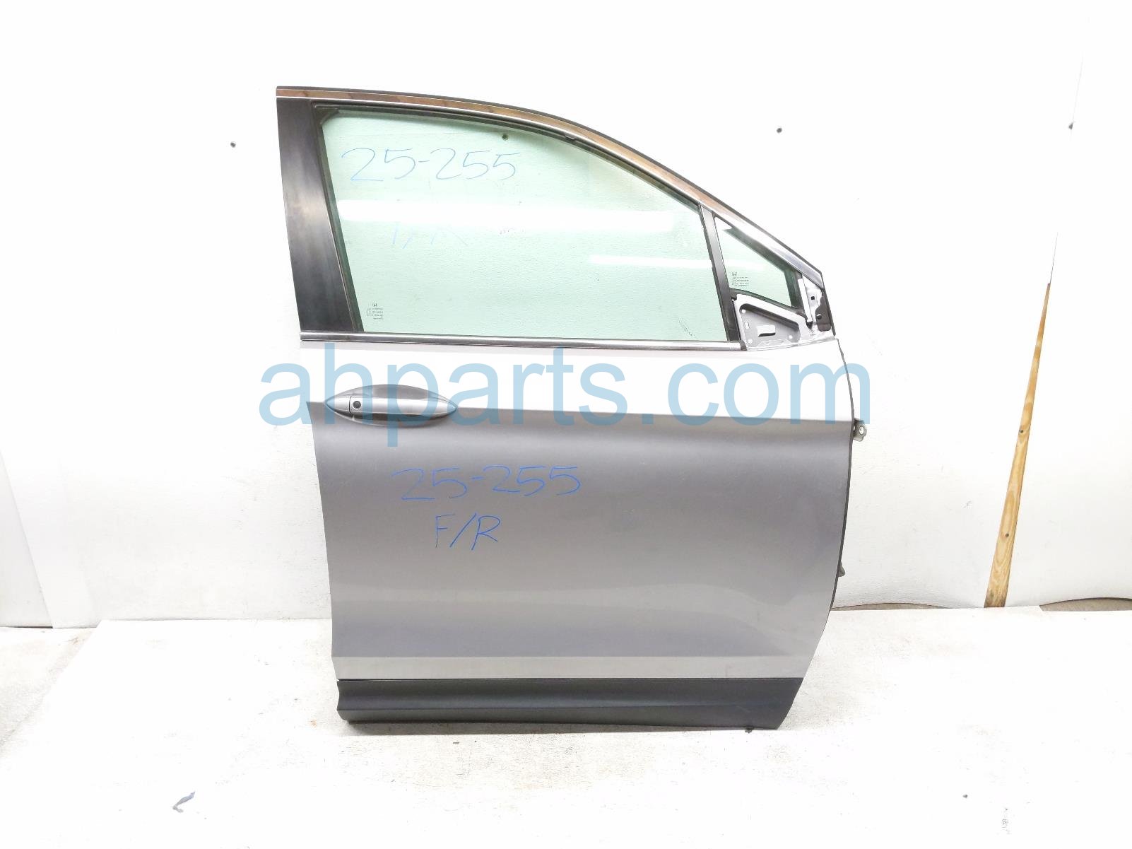 $800 Honda FR/RH DOOR - SILVER - W/GLASS $800 Honda FR/RH DOOR - SILVER - W/GLASS