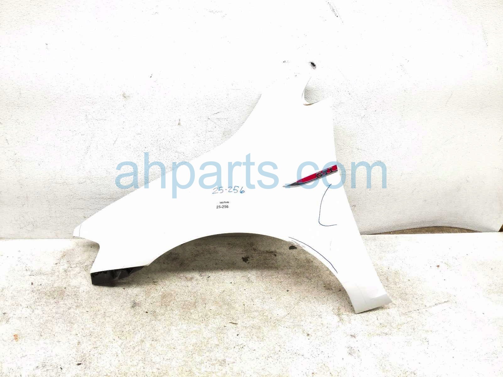 $115 Volkswagen LH FENDER - WHITE $115 Volkswagen LH FENDER - WHITE