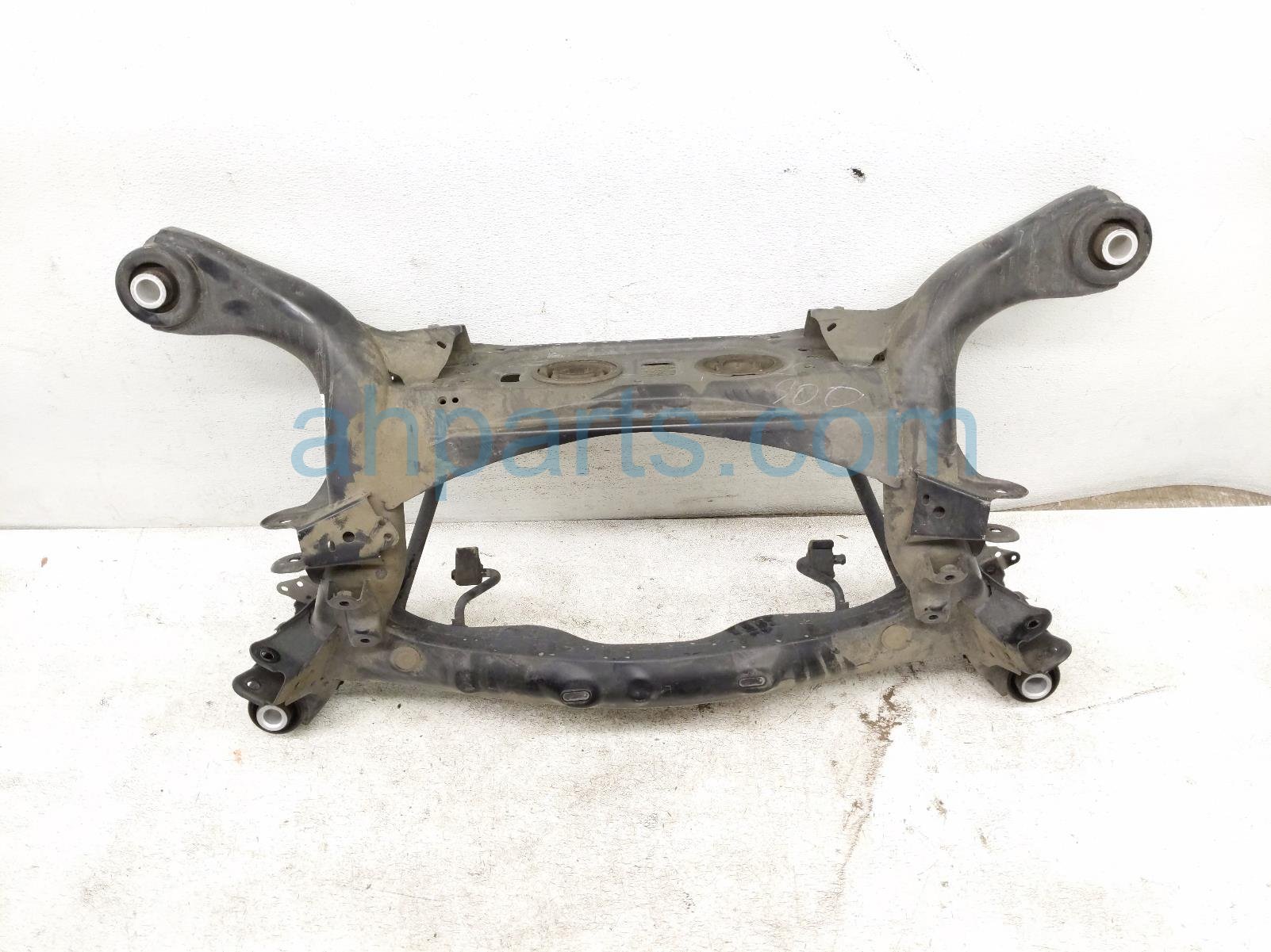 $249 Lexus REAR CROSSMEMBER SUB FRAME / CRADLE
